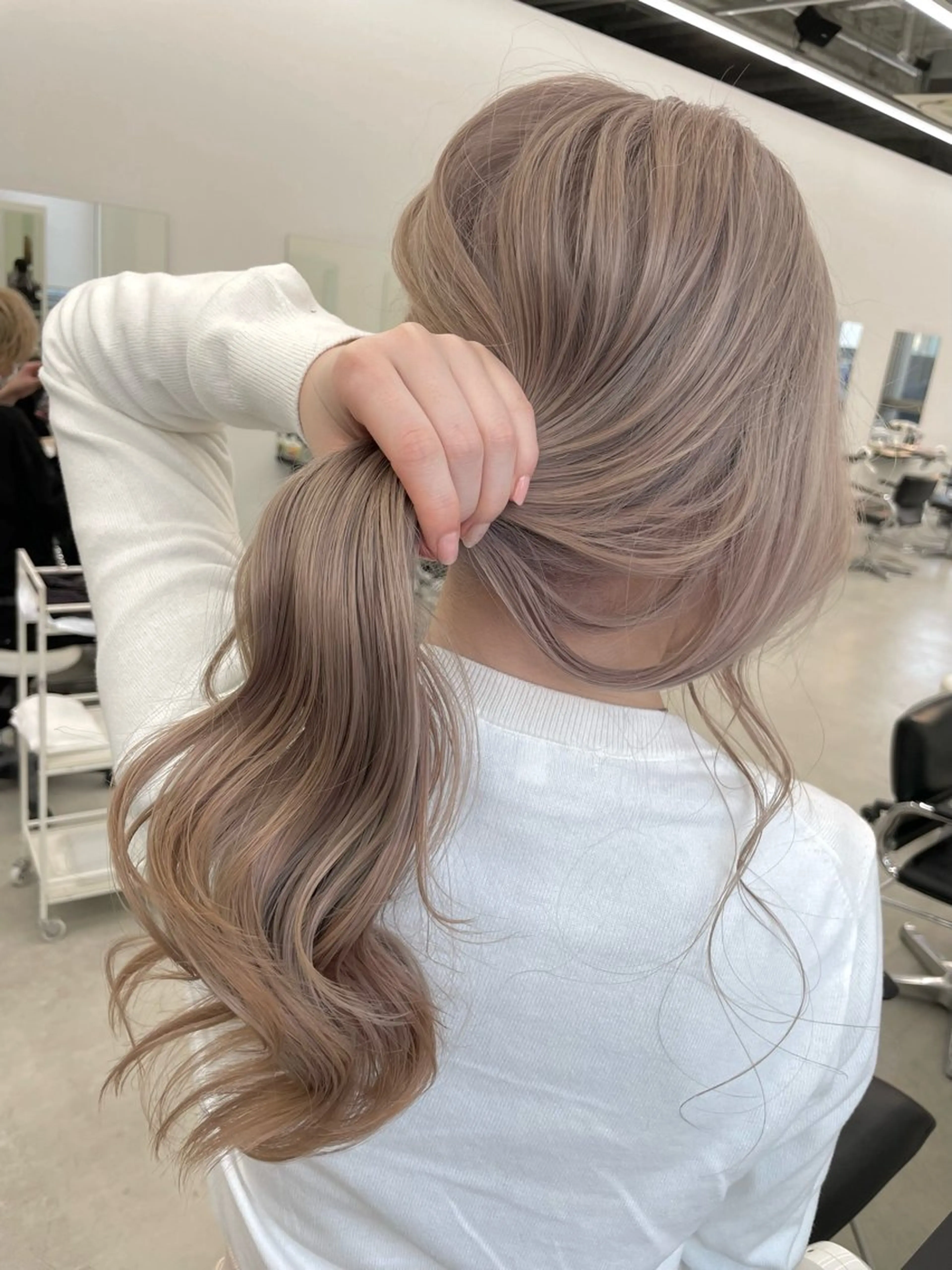 カラー ブリーチ ヘアカラー 服部 しおんのヘアスタイル