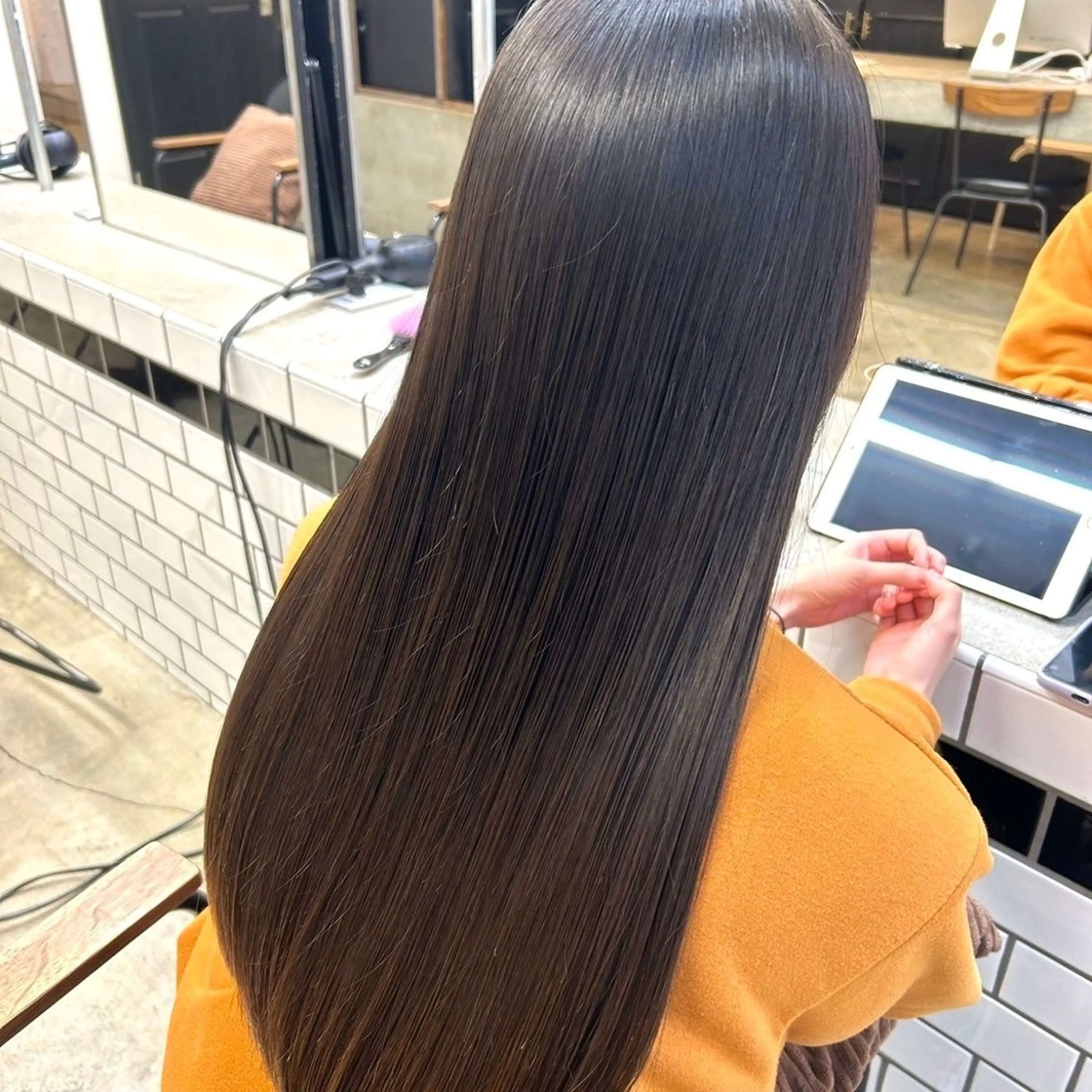 ロング カラー うる艶カラー /縮毛矯正✨レオンのヘアスタイル