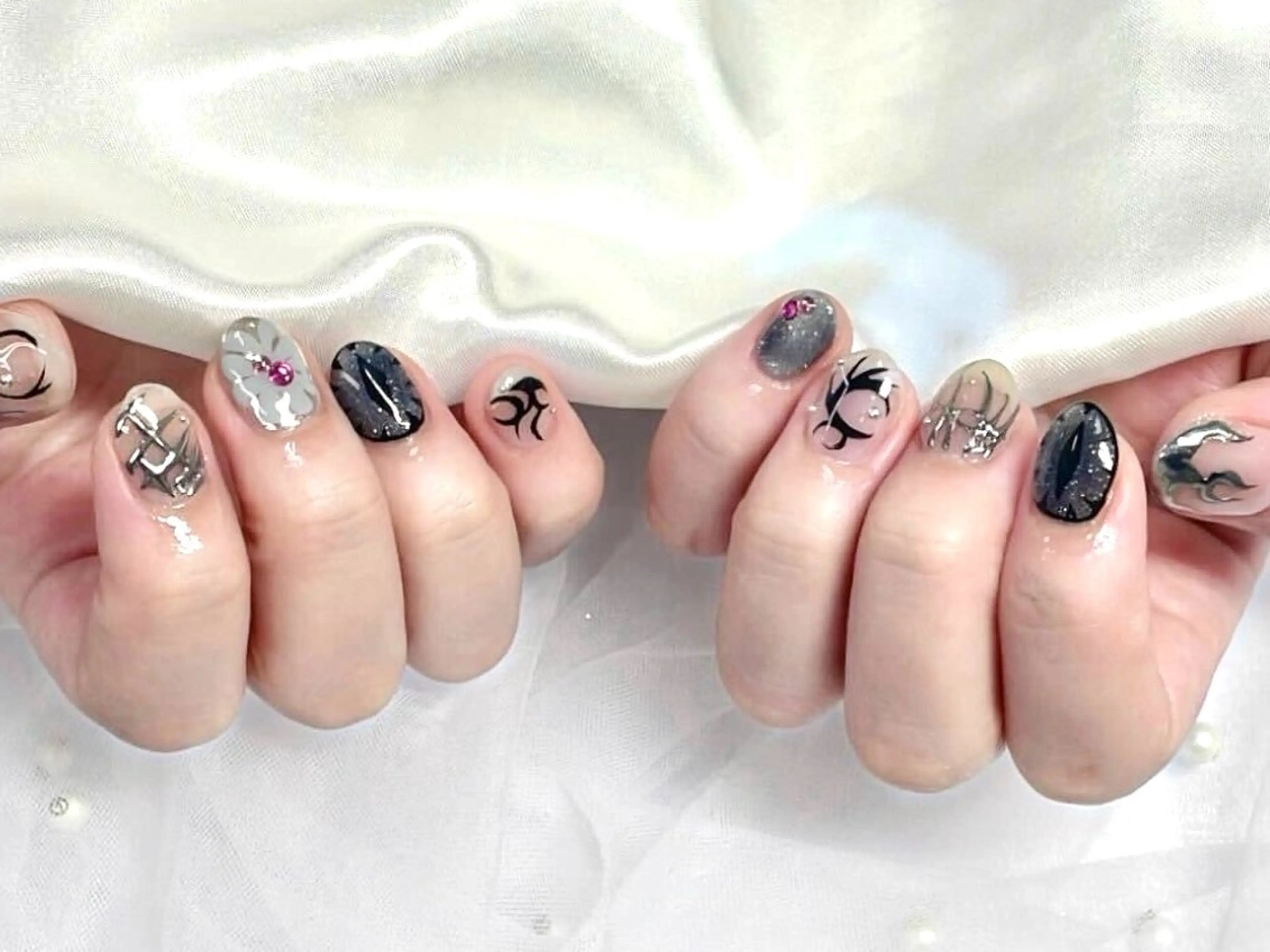 ネイル アートネイル ジェルネイル マグネットネイル 持ち込み パラジェル ハンドネイル Nail Neige🐈🌙のネイルデザイン