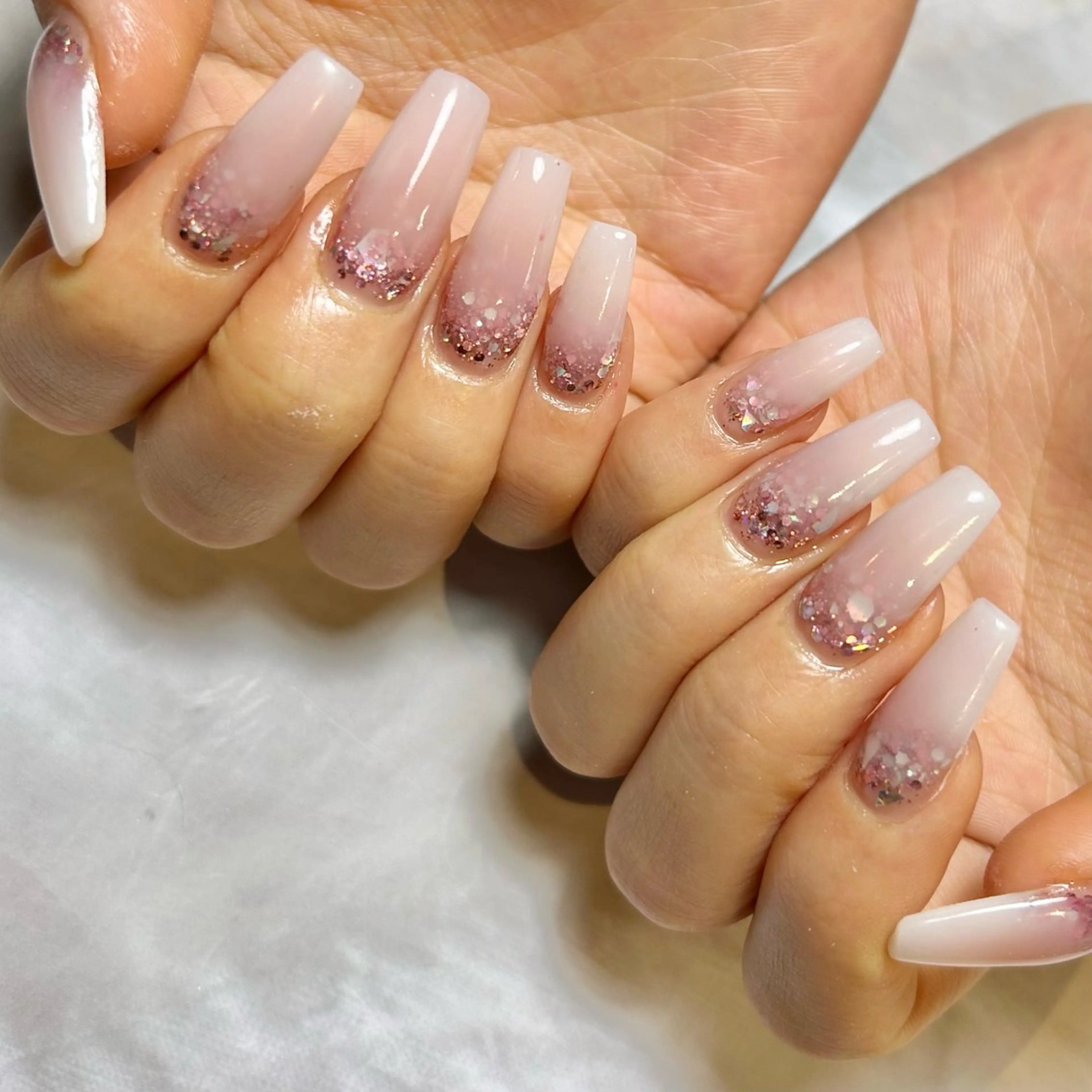 ネイル グラデーション ラメ(グリッター) 持ち込み スカルプネイル ホワイト ハンドネイル Reflection marikoのネイルデザイン