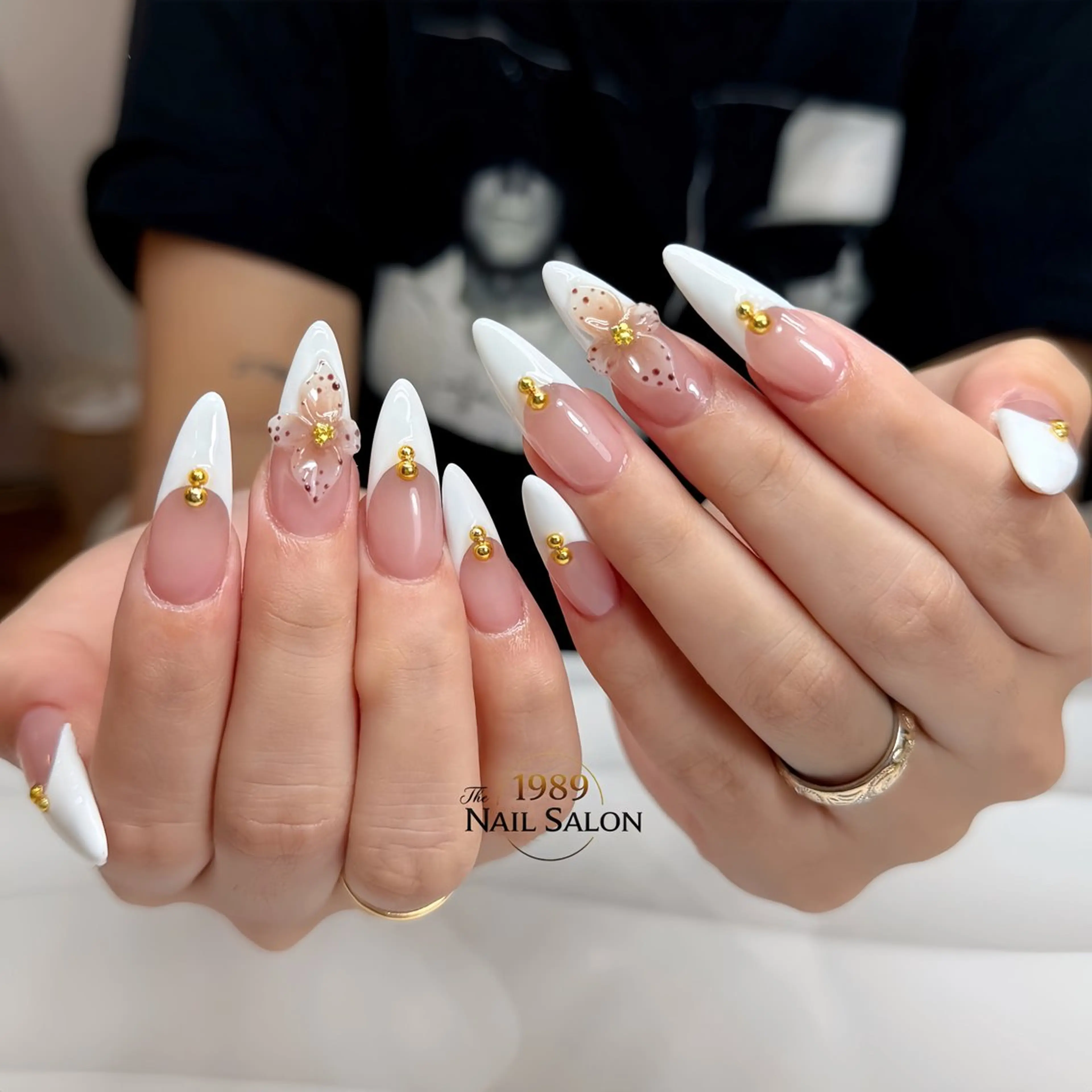 ネイル アートネイル フラワーネイル ハンドネイル The 1989 Nail Salonのネイルデザイン