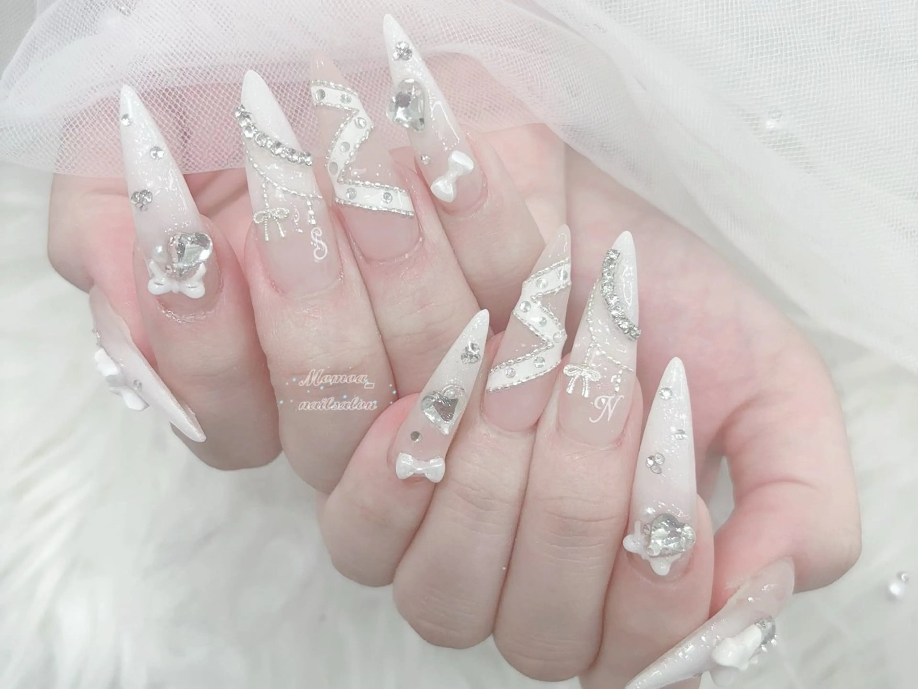 ネイル 成人式 マグネットネイル 大理石ネイル(マーブル) リボン 夏ネイル ハンドネイル MoMoA Nail ネイル長さ出し専門店のネイルデザイン