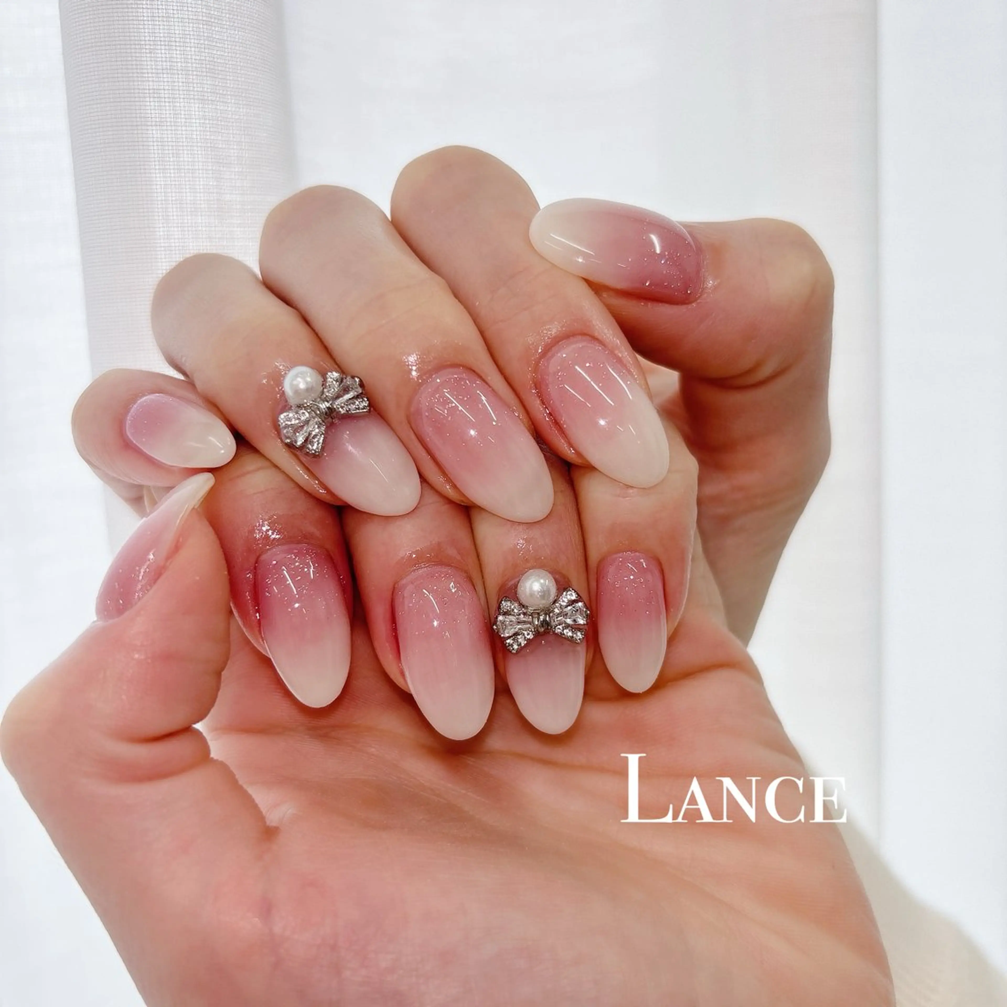 ネイル オーロラネイル フットネイル 氷ネイル・うるうるネイル キラキラネイル 韓国ネイル ハンドネイル Lance nailのネイルデザイン