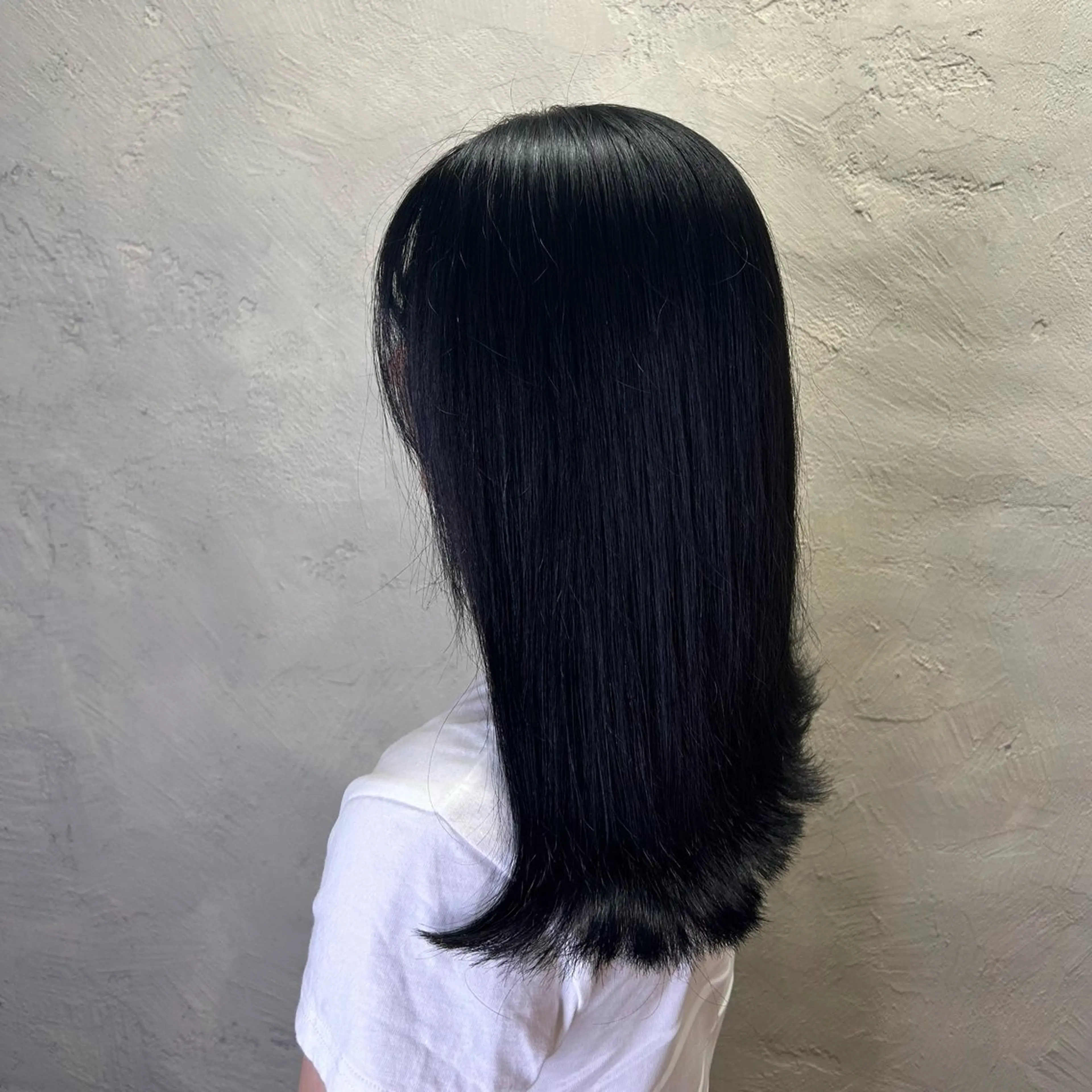 セミロング カラー 黒髪 ブルーカラー ブルーブラック 髪質改善 / 艶 / SHION🐑🌿のヘアスタイル