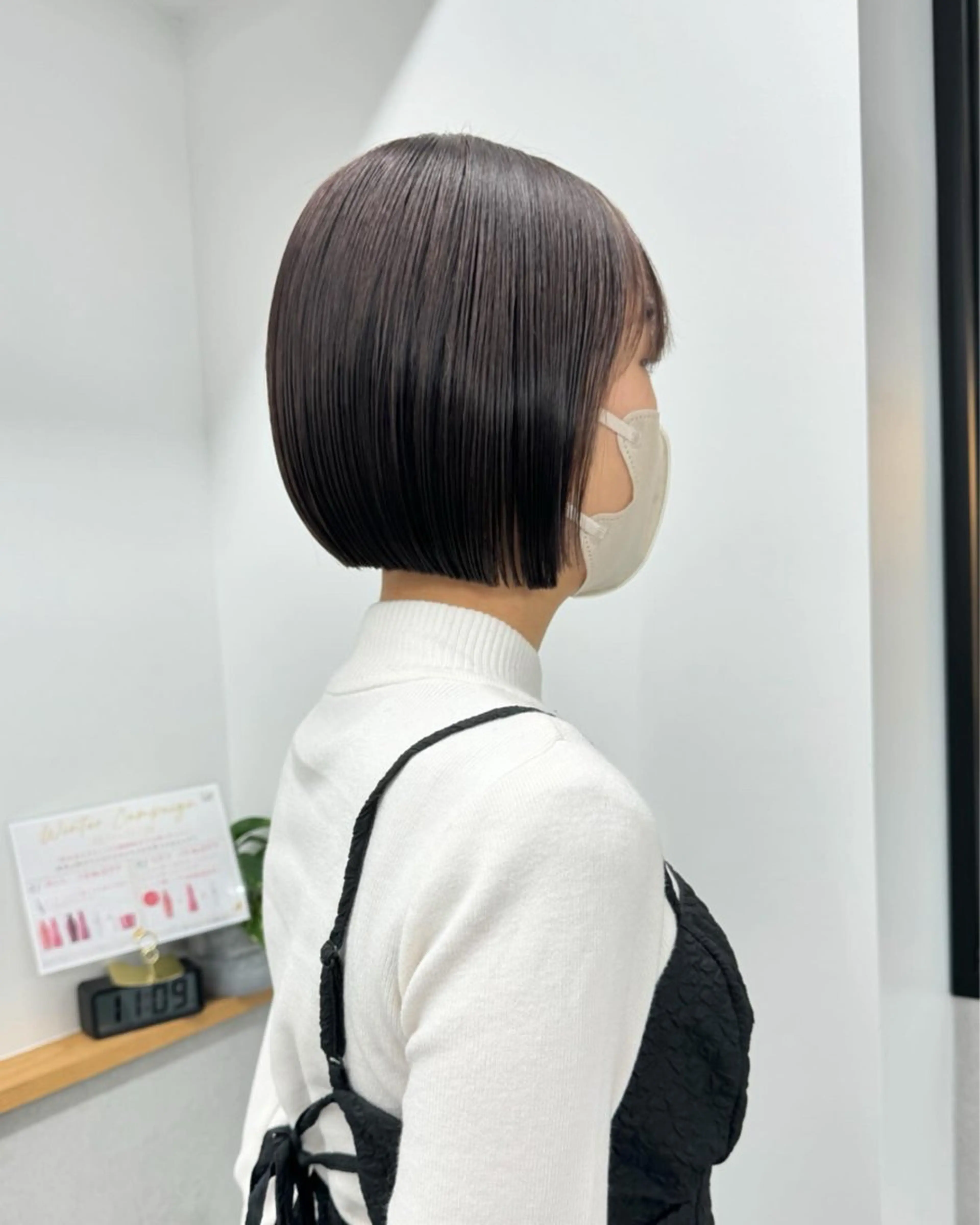 ミディアム カラー 切りっぱなしボブ レイヤー/縮毛矯正のヘアスタイル