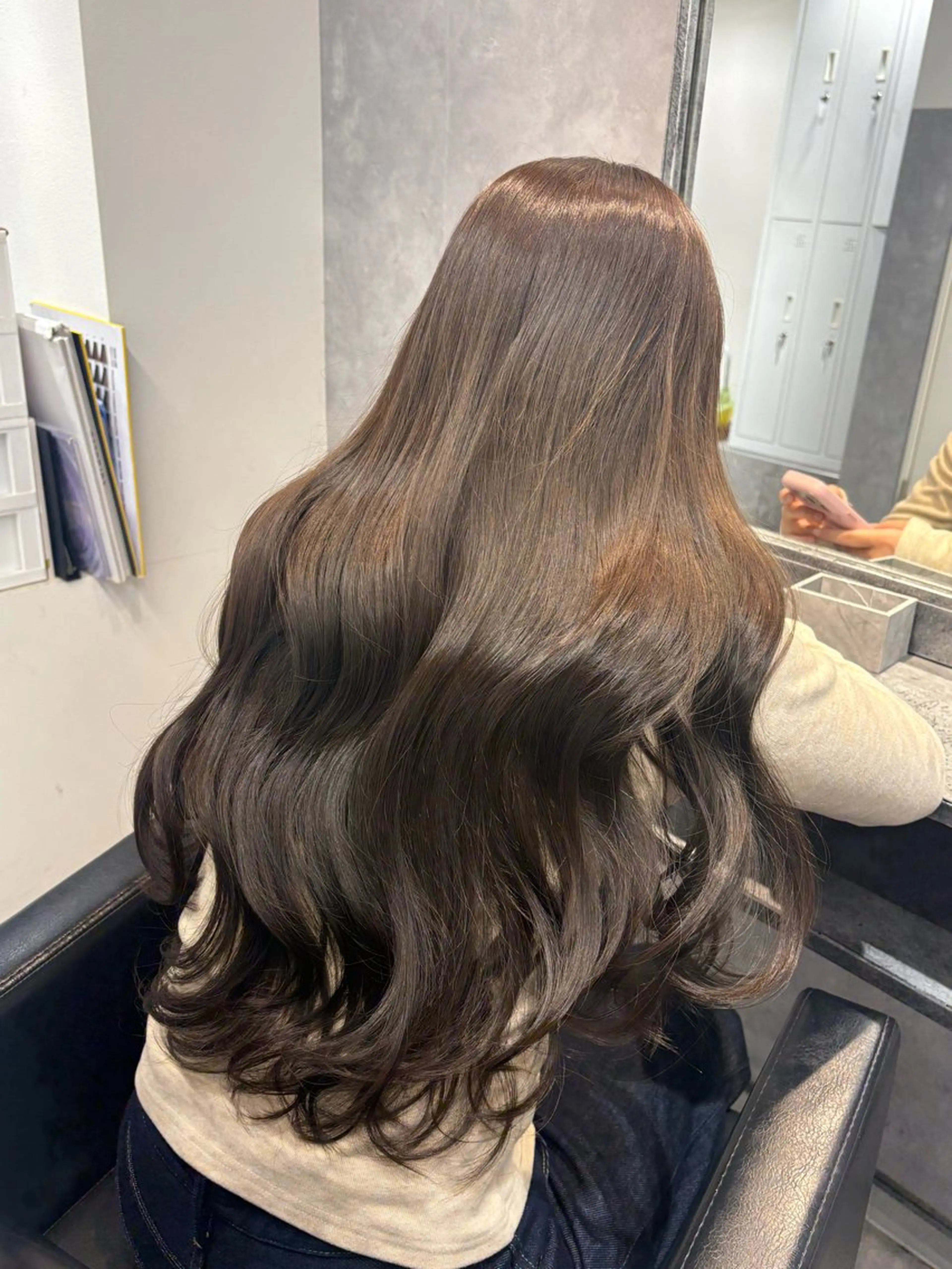 ヘアカラー ベージュ、ブラウン ／ボブ　ユミのヘアスタイル