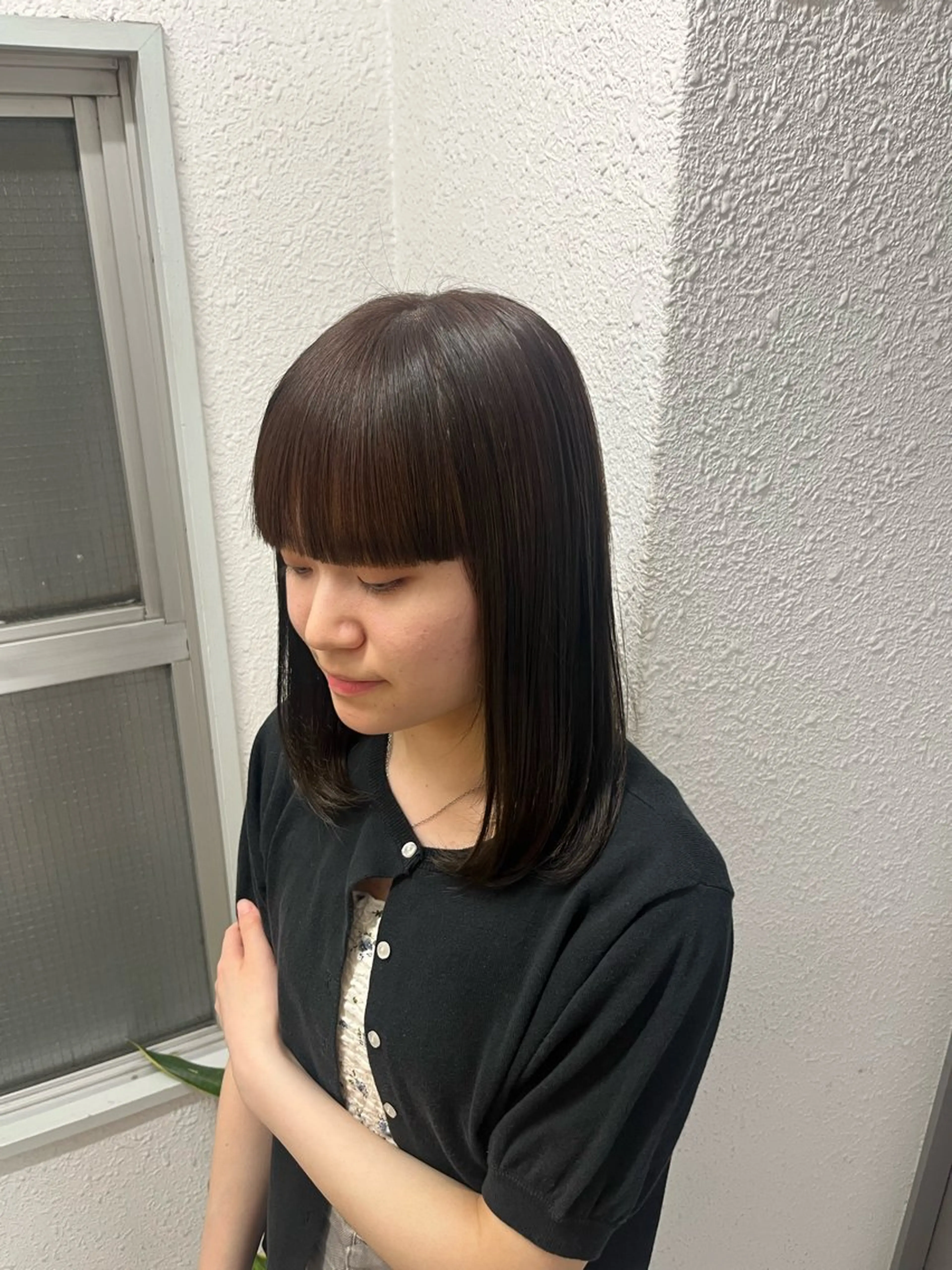 セミロング 塩川ももこ/ 自然な縮毛矯正のヘアスタイル