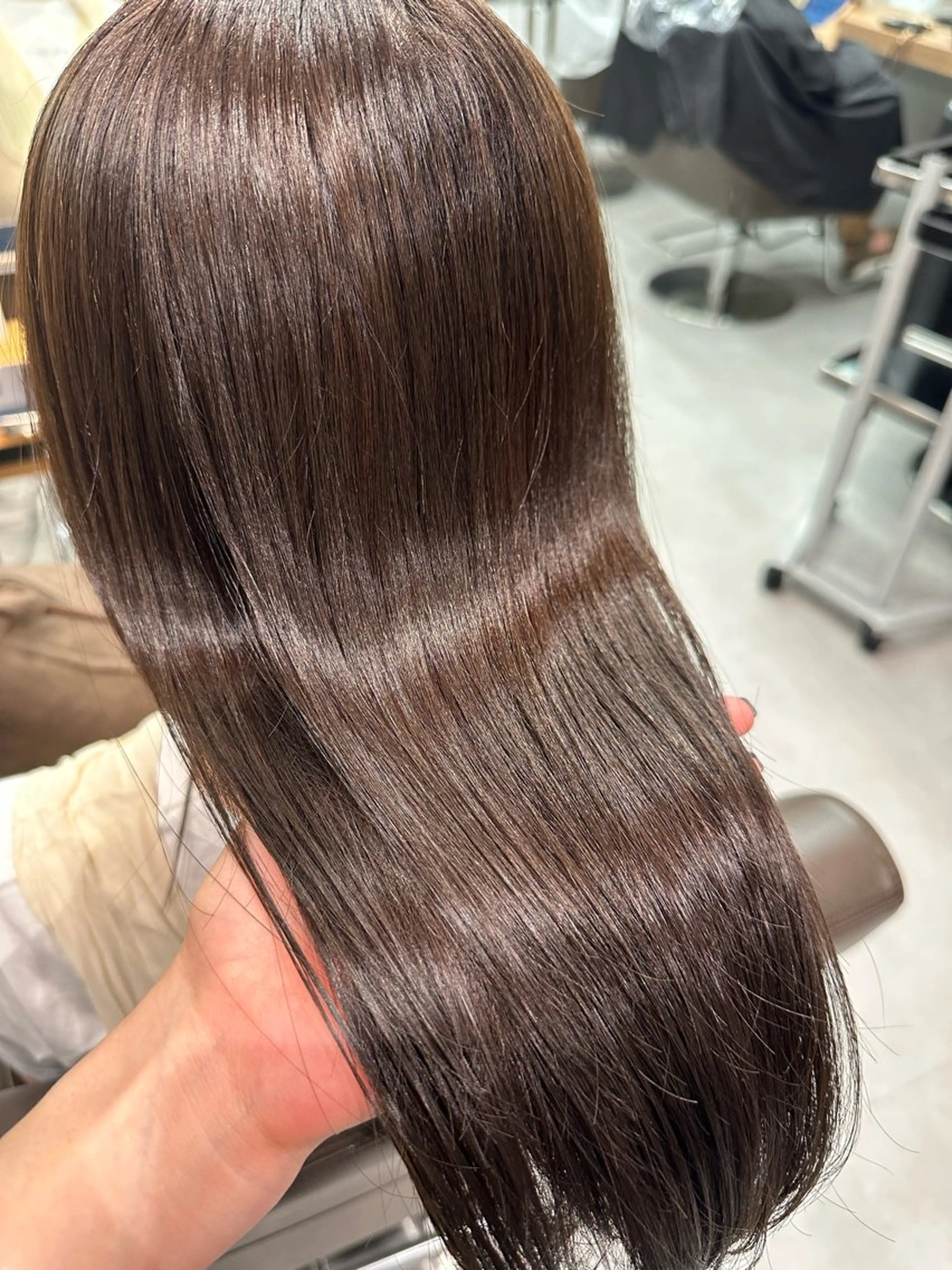 カラー 銀座レイヤーカット ×シースルー前髪のヘアスタイル