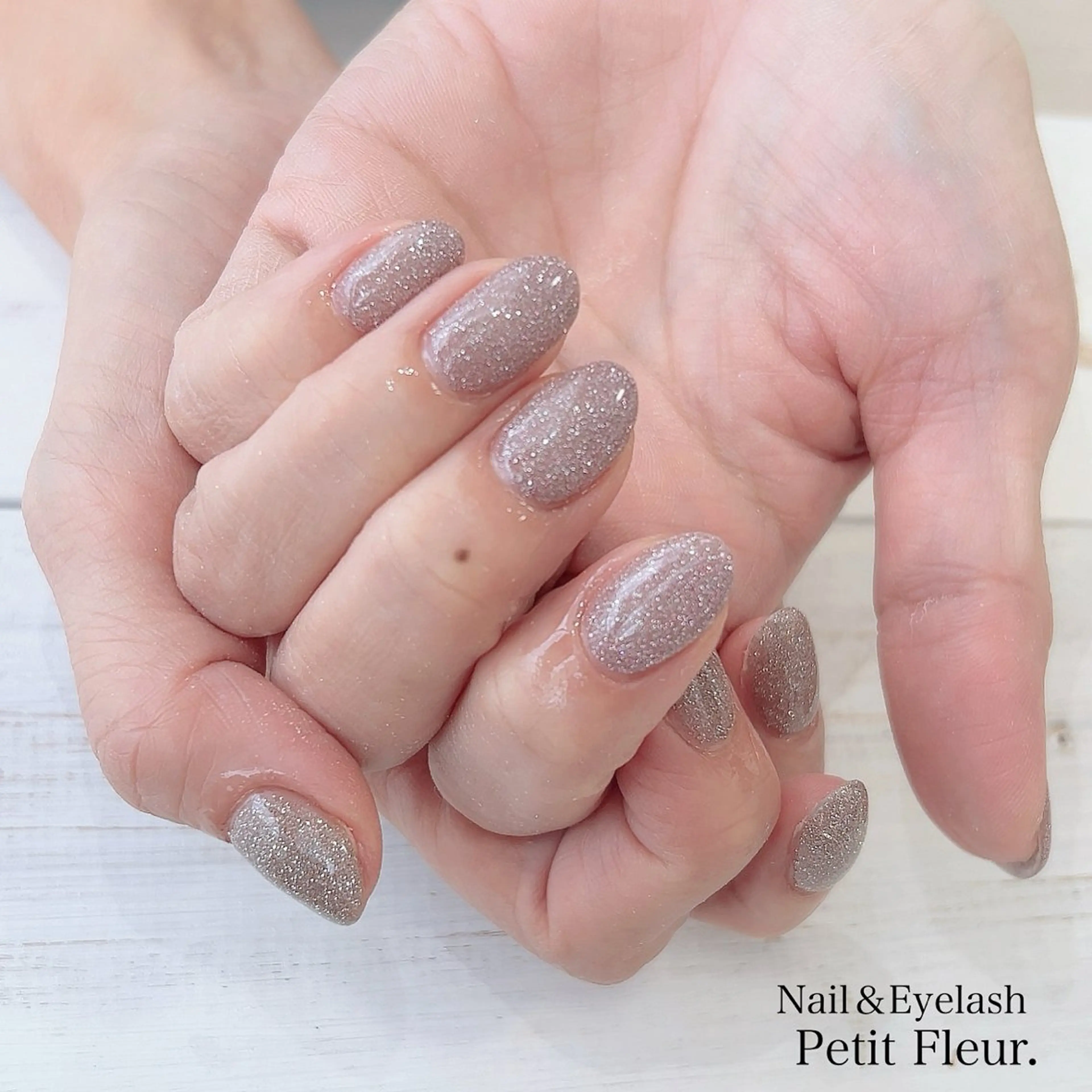 ネイル Petit Fleur所属・青柳 亜梨奈のマツエク・マツパデザイン