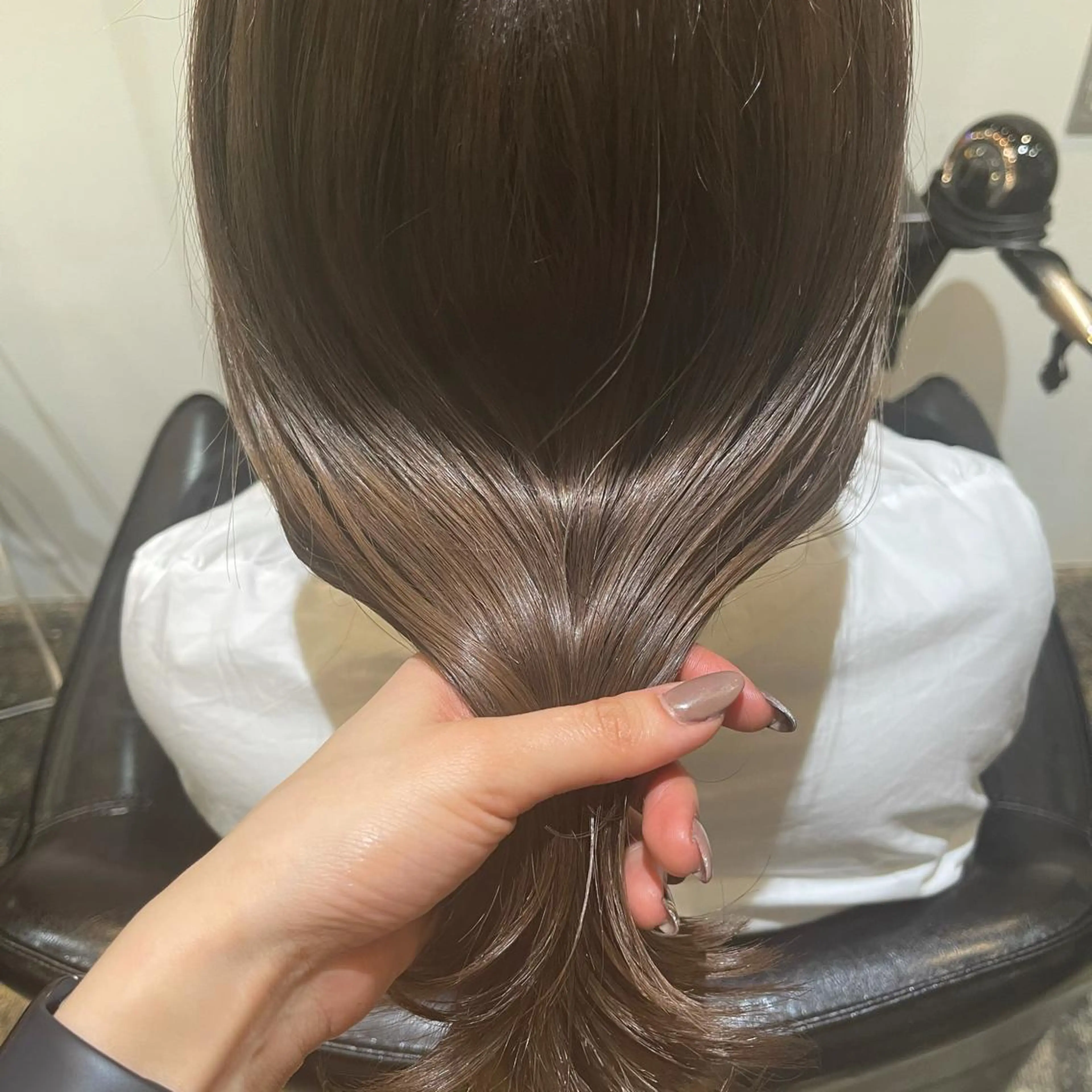セミロング カラー ヘアカラー UMEDA FIGAROのヘアスタイル
