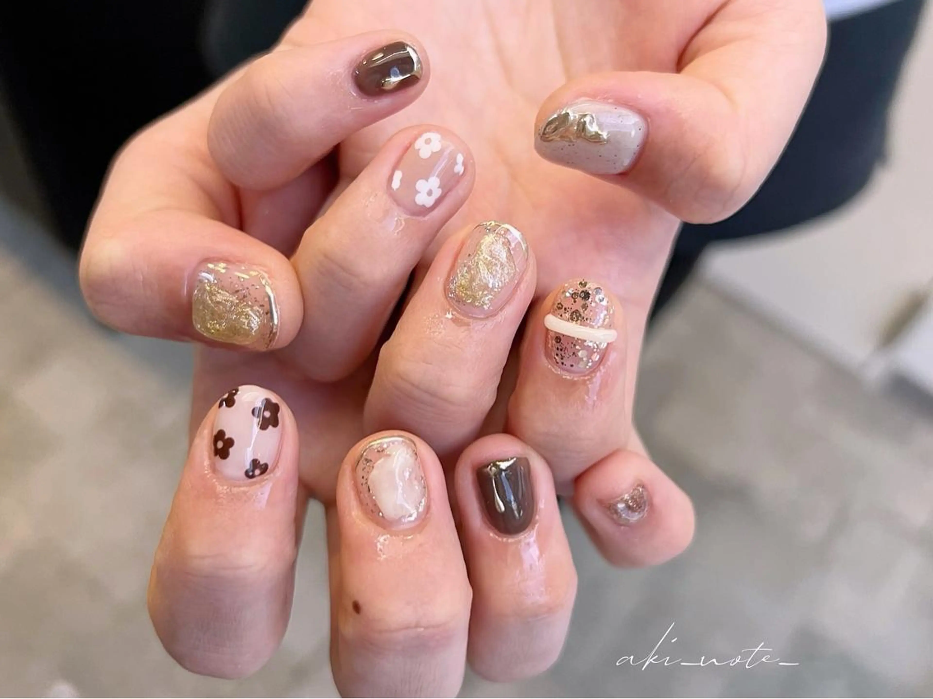 ネイル フラワーネイル ニュアンスネイル ぷっくりネイル バレンタイン ワンホンネイル ハンドネイル フットネイル GRANDE大須 栄/店長 aki🌙のネイルデザイン