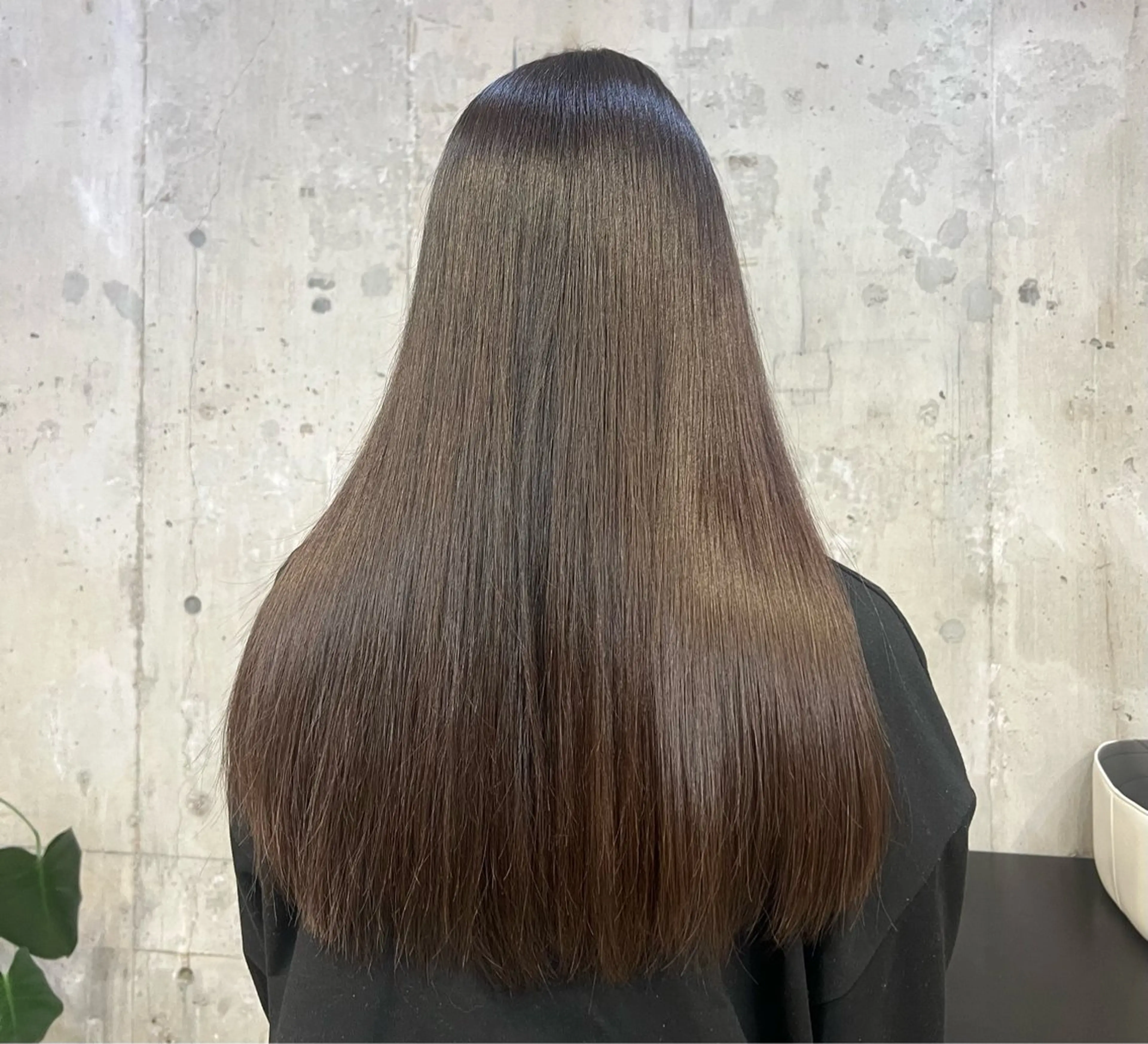 ロング momo /鍛冶屋町のヘアスタイル