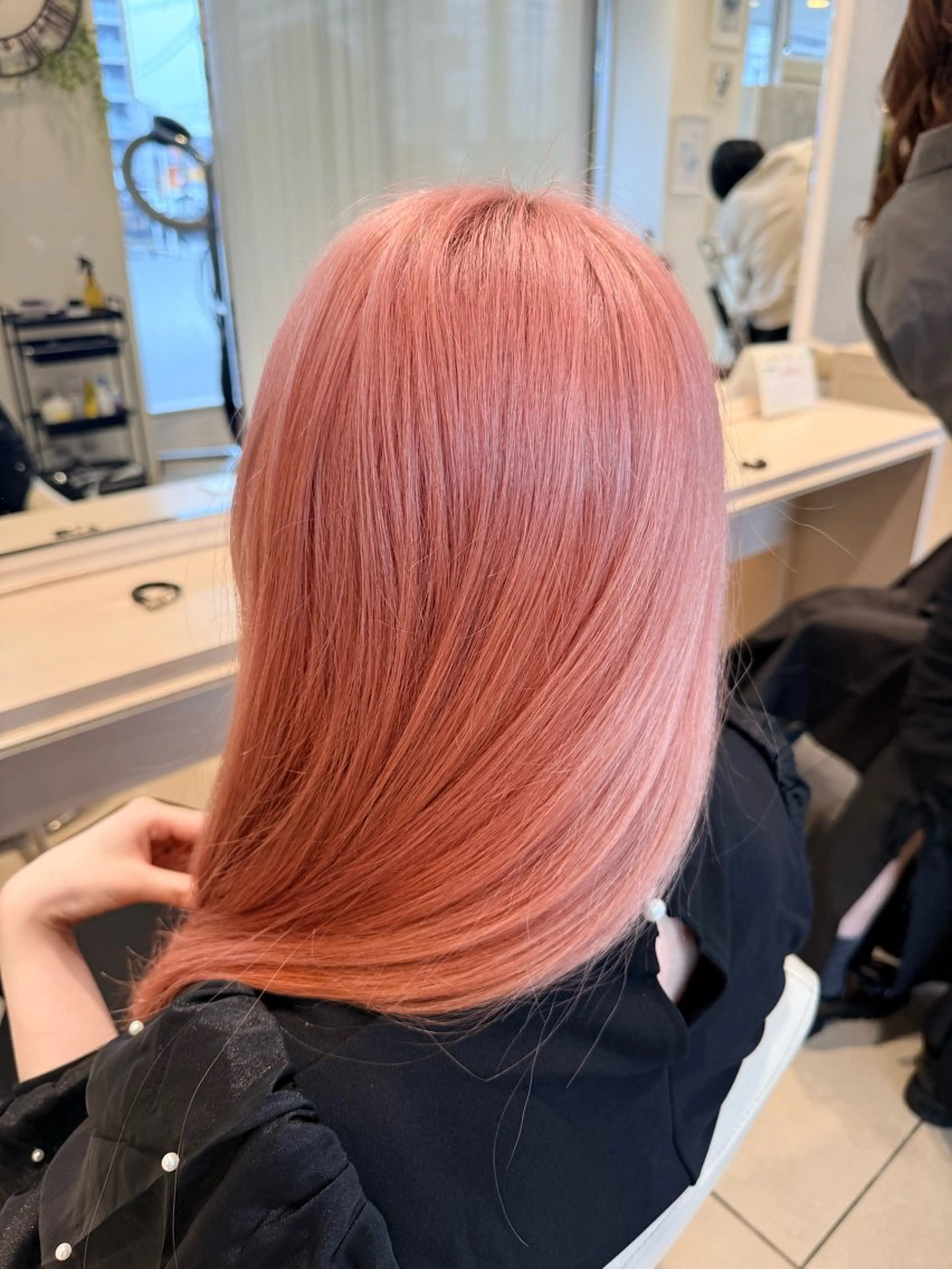 セミロング カラー ブリーチ ピンクカラー ヘアカラー 白髪ぼかしデザイン ハイライト/宮本純登のヘアスタイル