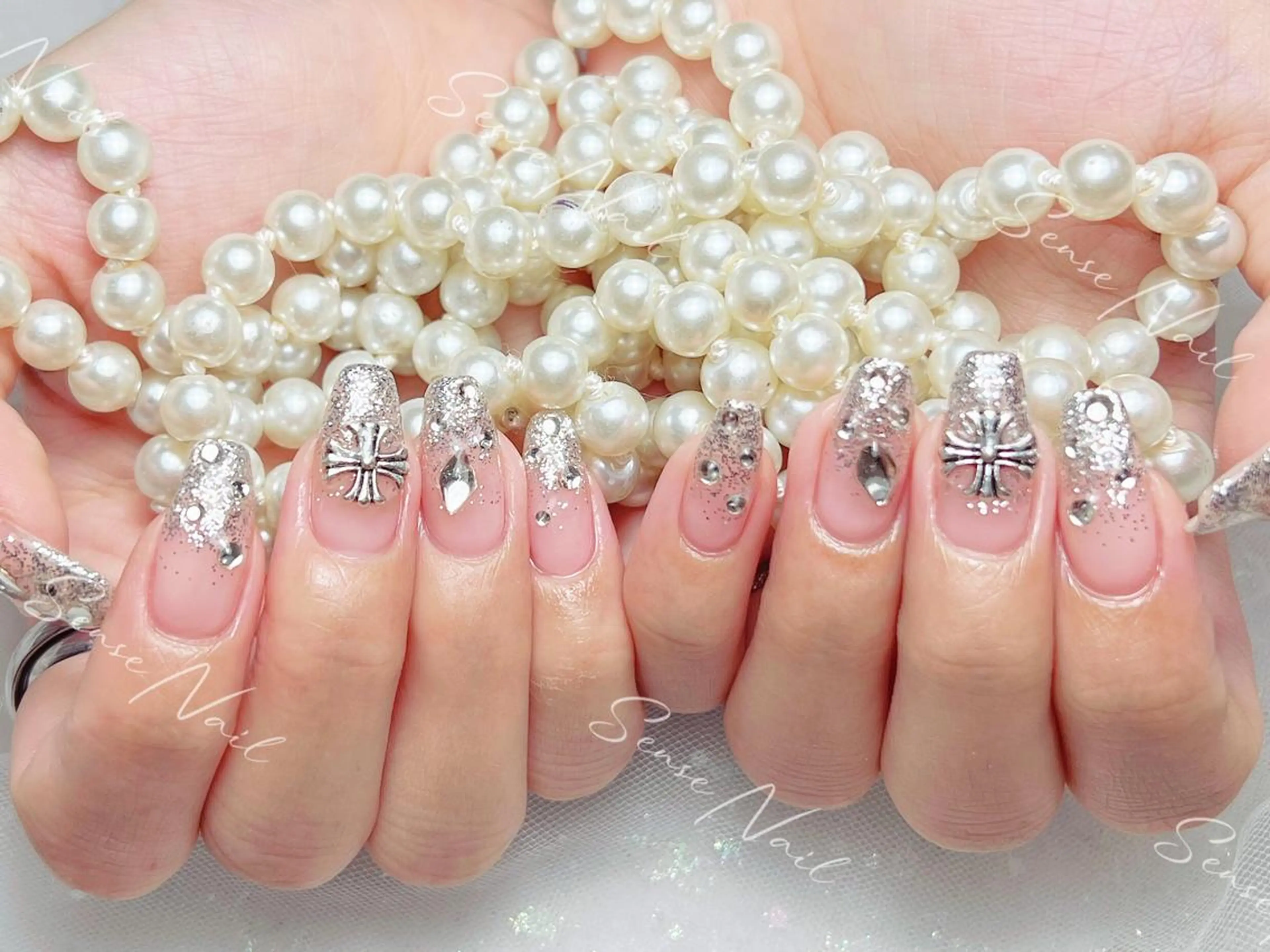 ネイル Queening 🦋のネイルデザイン