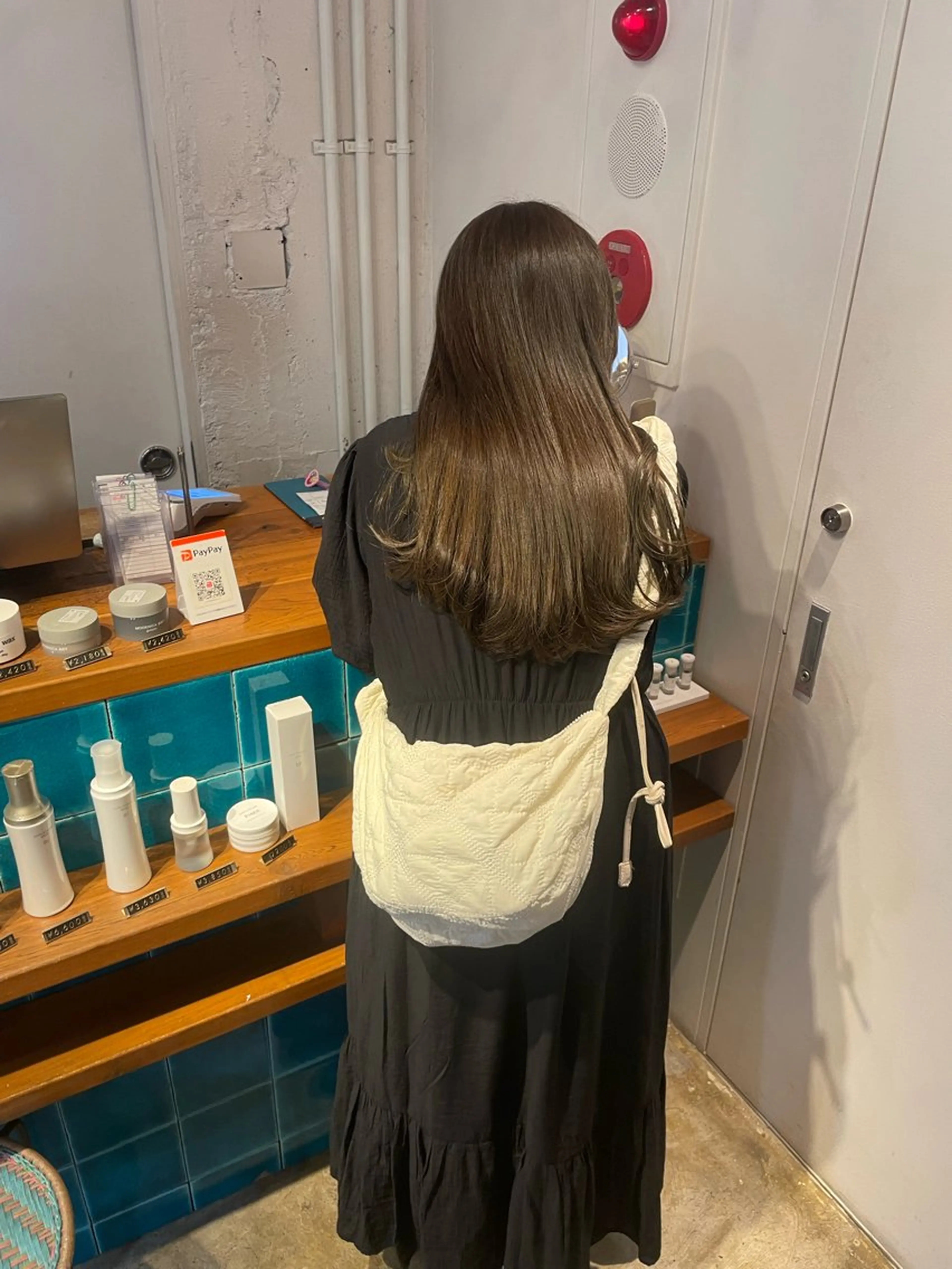 ロング カラー グレージュ オリーブグレージュ オリーブグレー カット ヘアカラー トリートメント MIOベージュカラー 柔らかいカラーのヘアスタイル