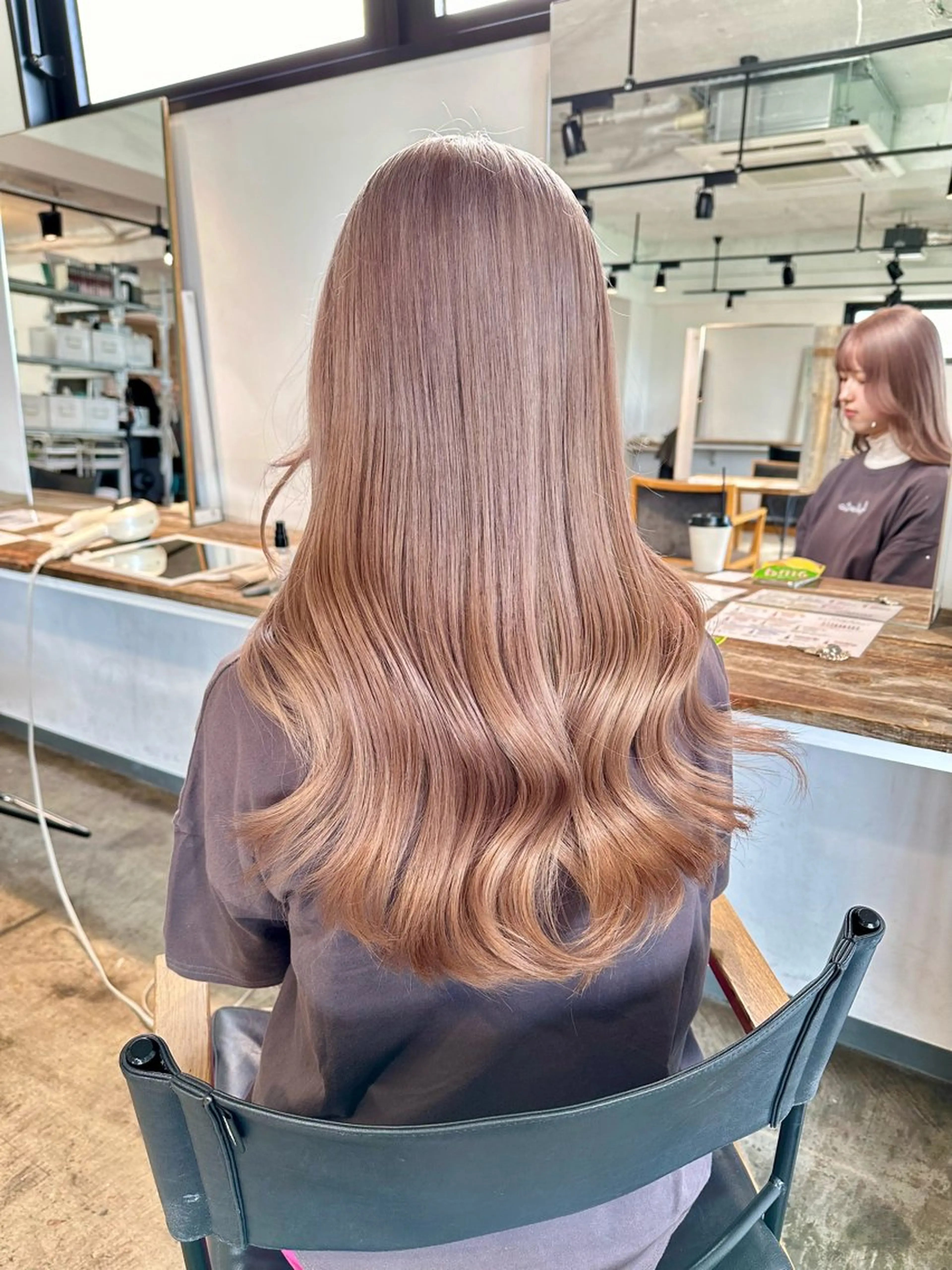ロング カラー ヘアカラー トリートメント ヘアセット ✨艶ブリーチカラー ✨四ノ宮裕己のヘアスタイル