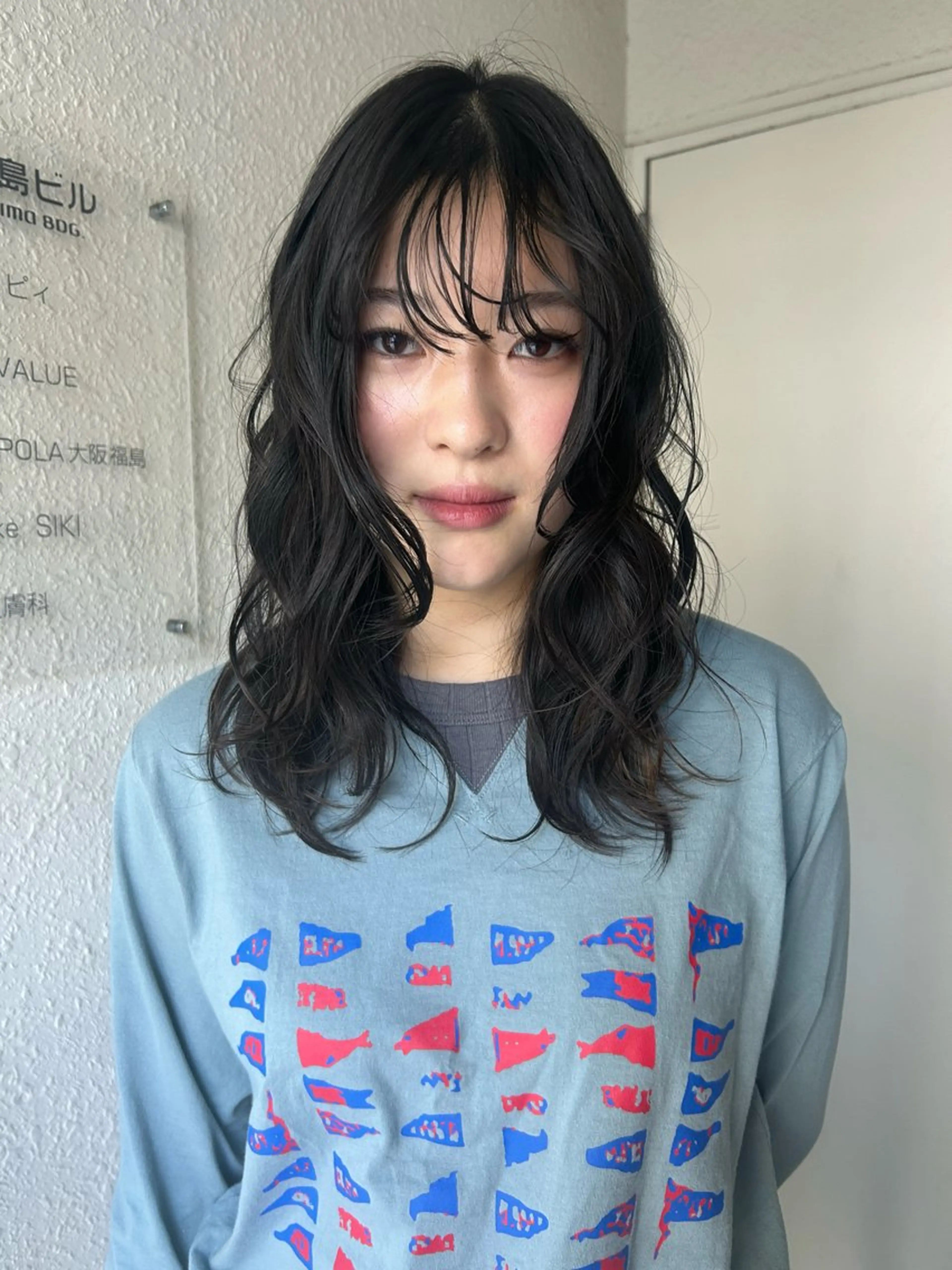 セミロング カラー ヘアカラー siki hinaのヘアスタイル