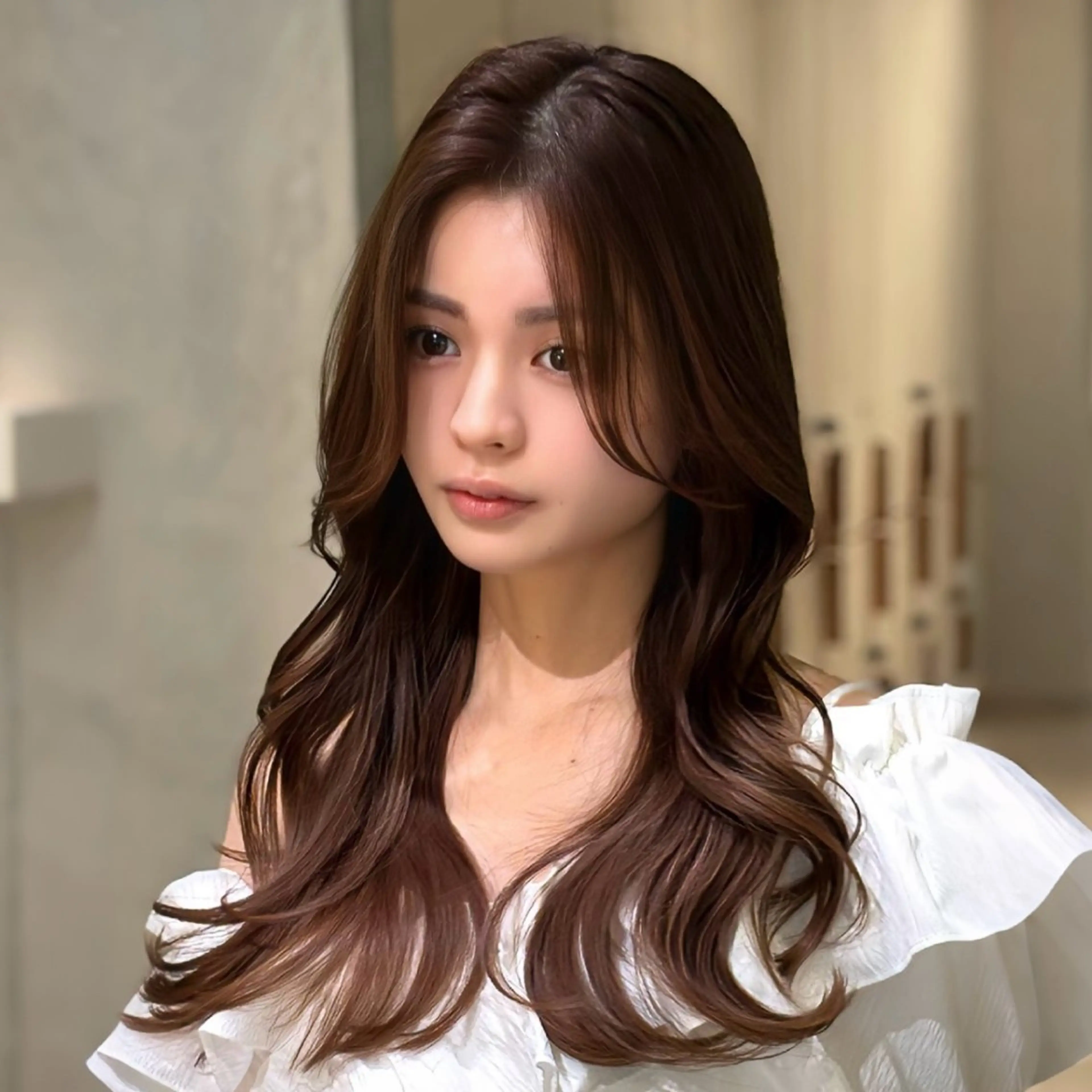 セミロング カラー RYU/レイヤーカッ ト/透明感艶カラー/のヘアスタイル