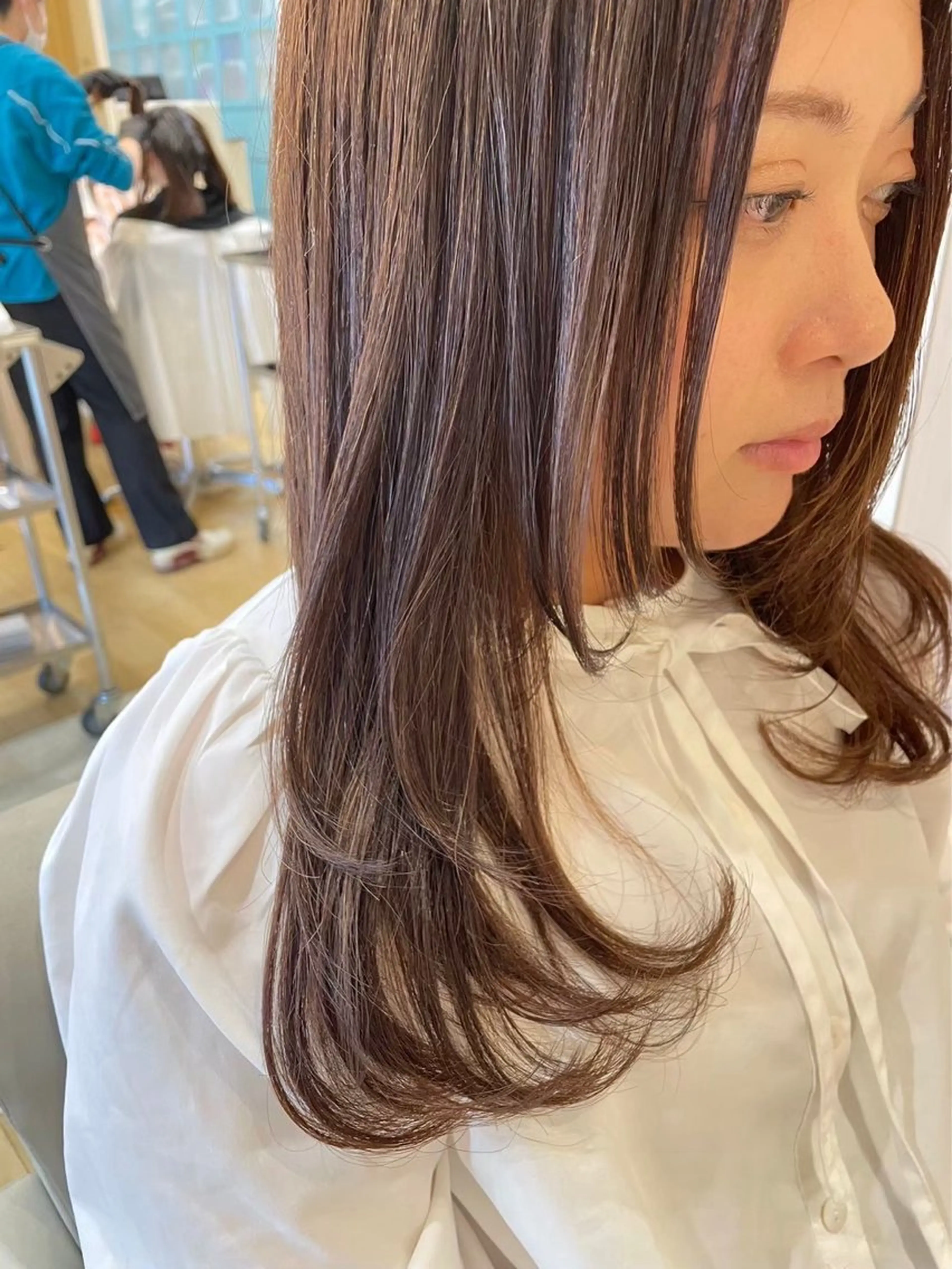 ロング 顔まわりレイヤー レイヤーカット 生島 実咲のヘアスタイル