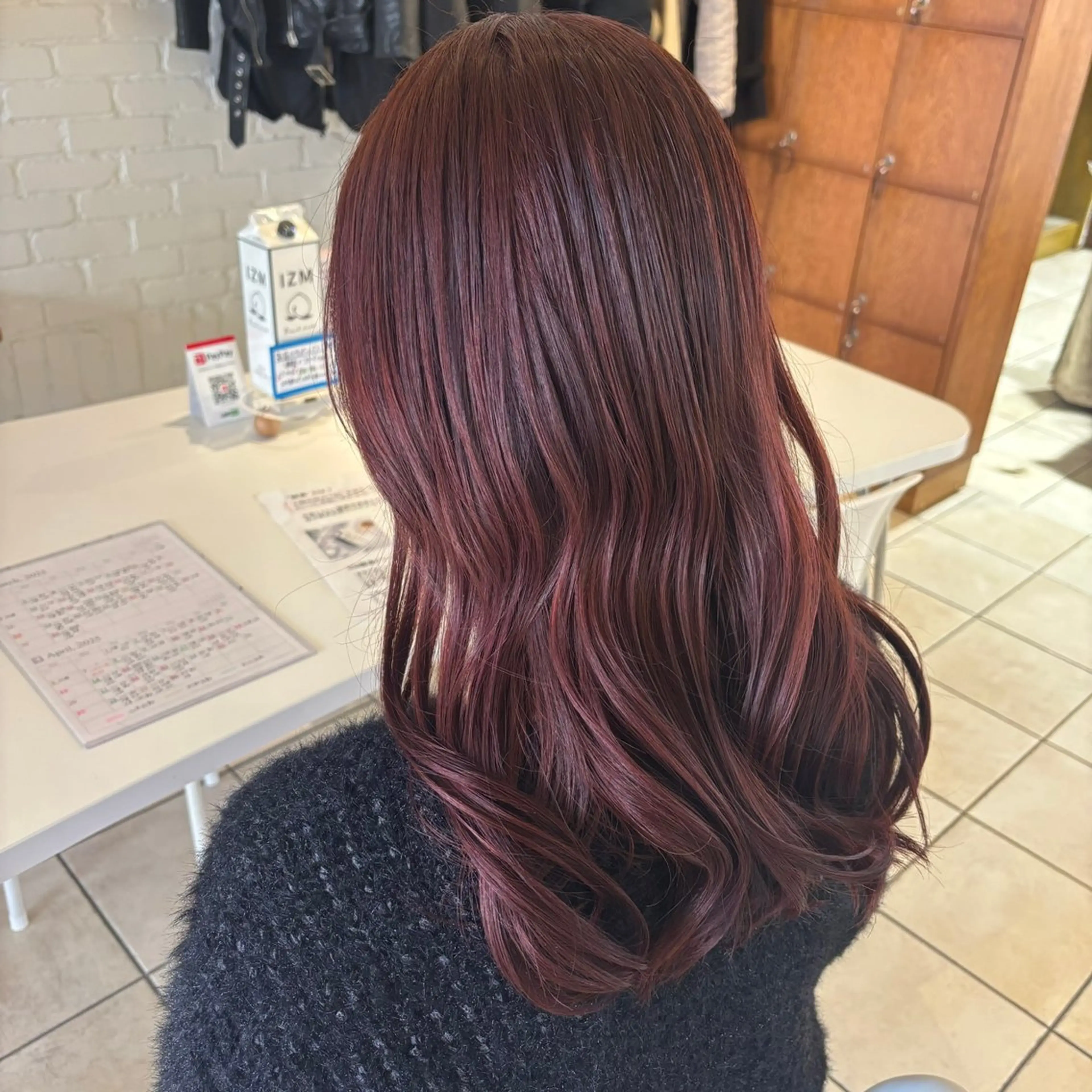 ロング カラー ブラウンカラー ピンクカラー ピンクブラウン カット ヘアカラー 🩰韓国レイヤー🩷 艶カラー🌷小栁歩美のヘアスタイル