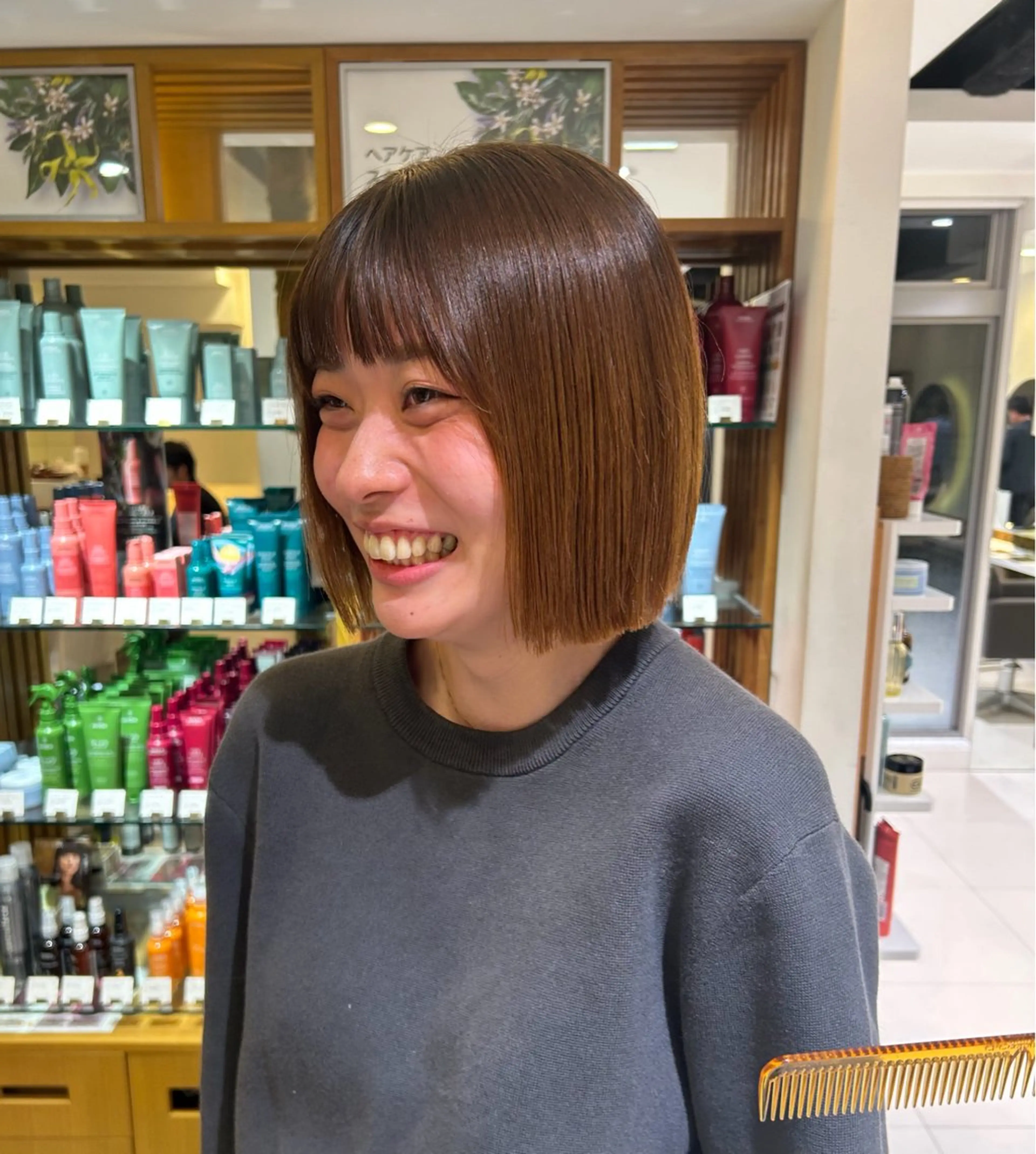 ミディアム 岸 奈々香のヘアスタイル