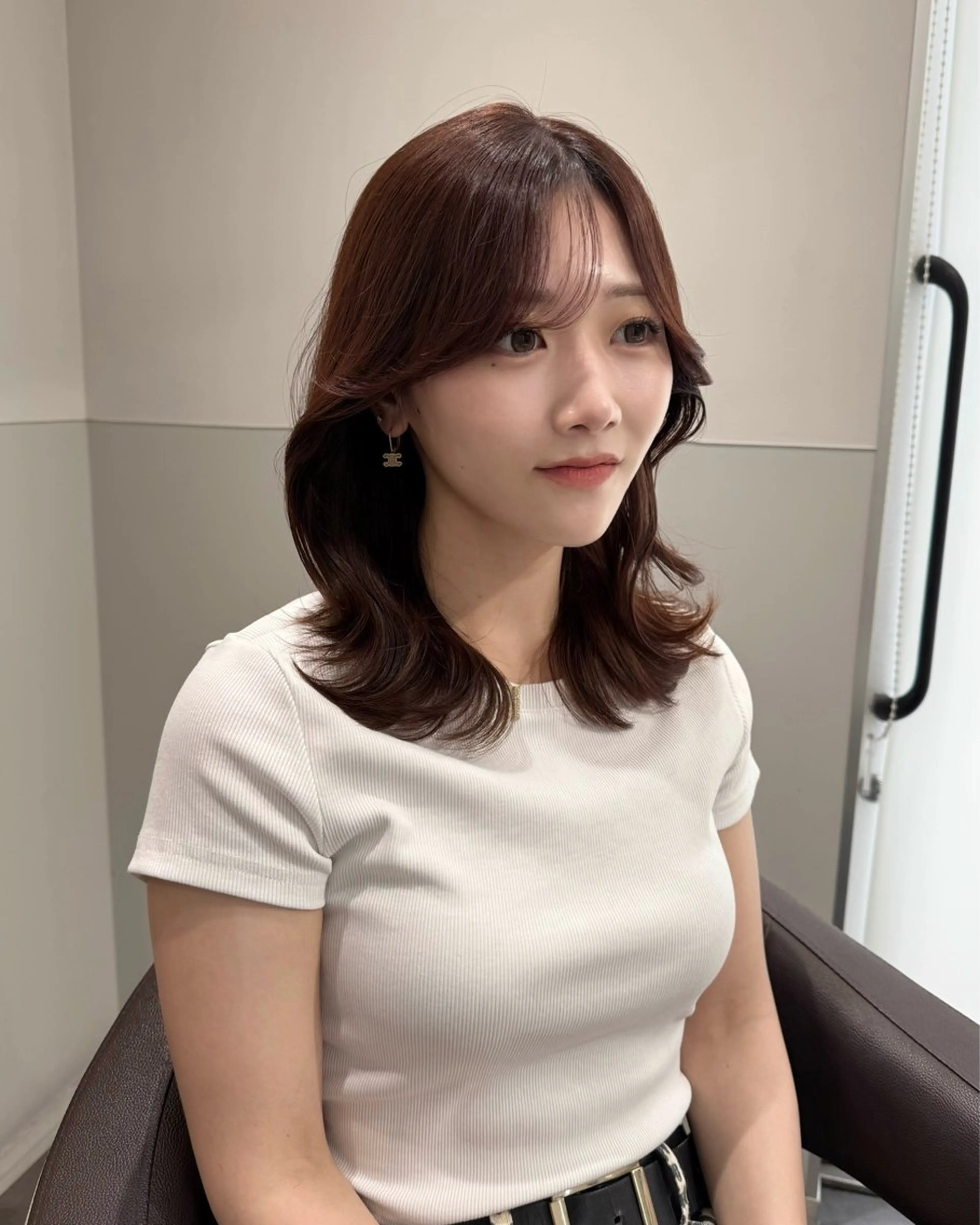 ミディアム カラー 似合わせカット カット トリートメント 四宮 ユウカのヘアスタイル