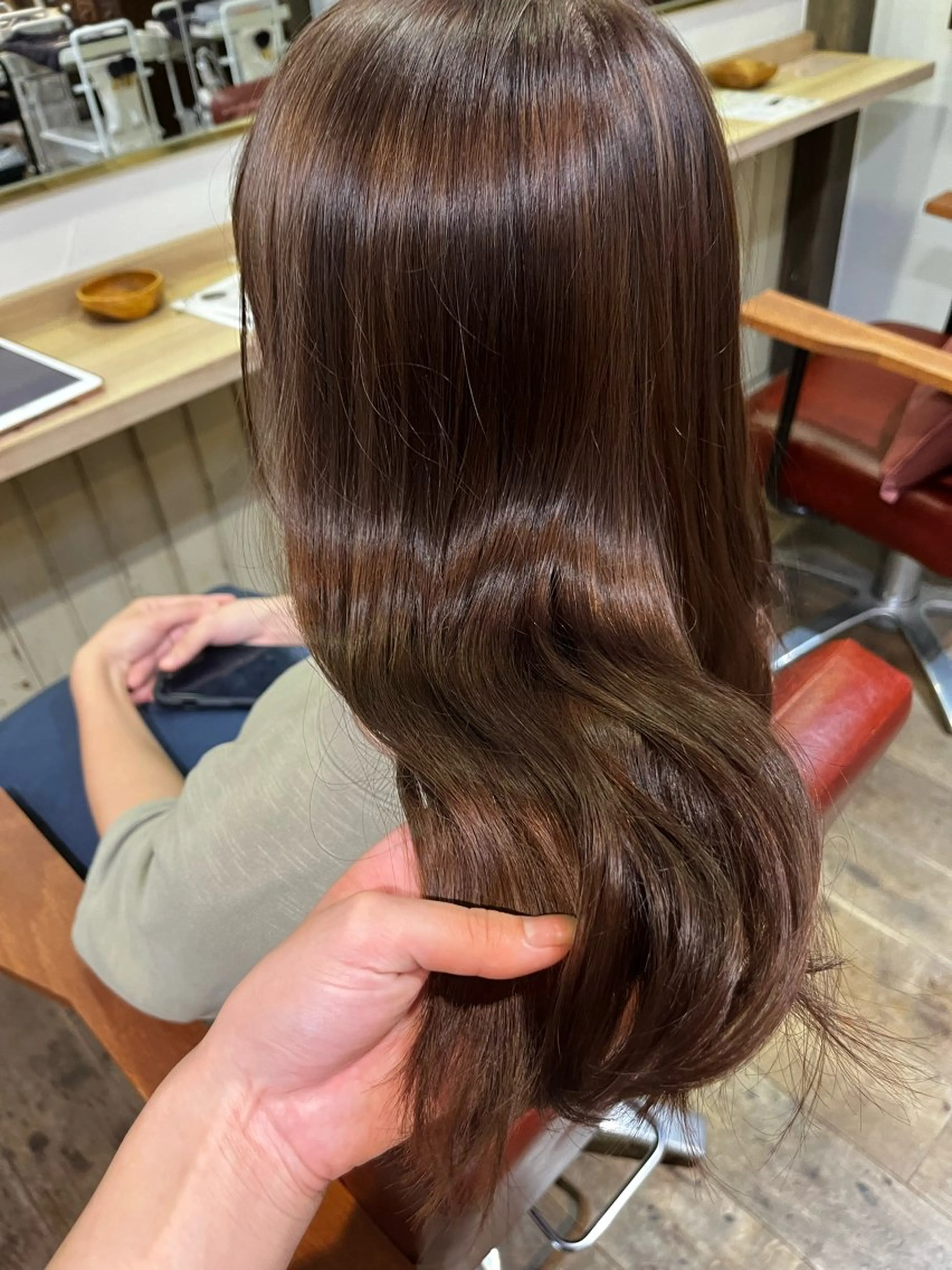 ロング カラー ブリーチ ブラウンカラー ショコラブラウン ダブルカラー グレージュ ヘアカラー 臺 佳連のヘアスタイル