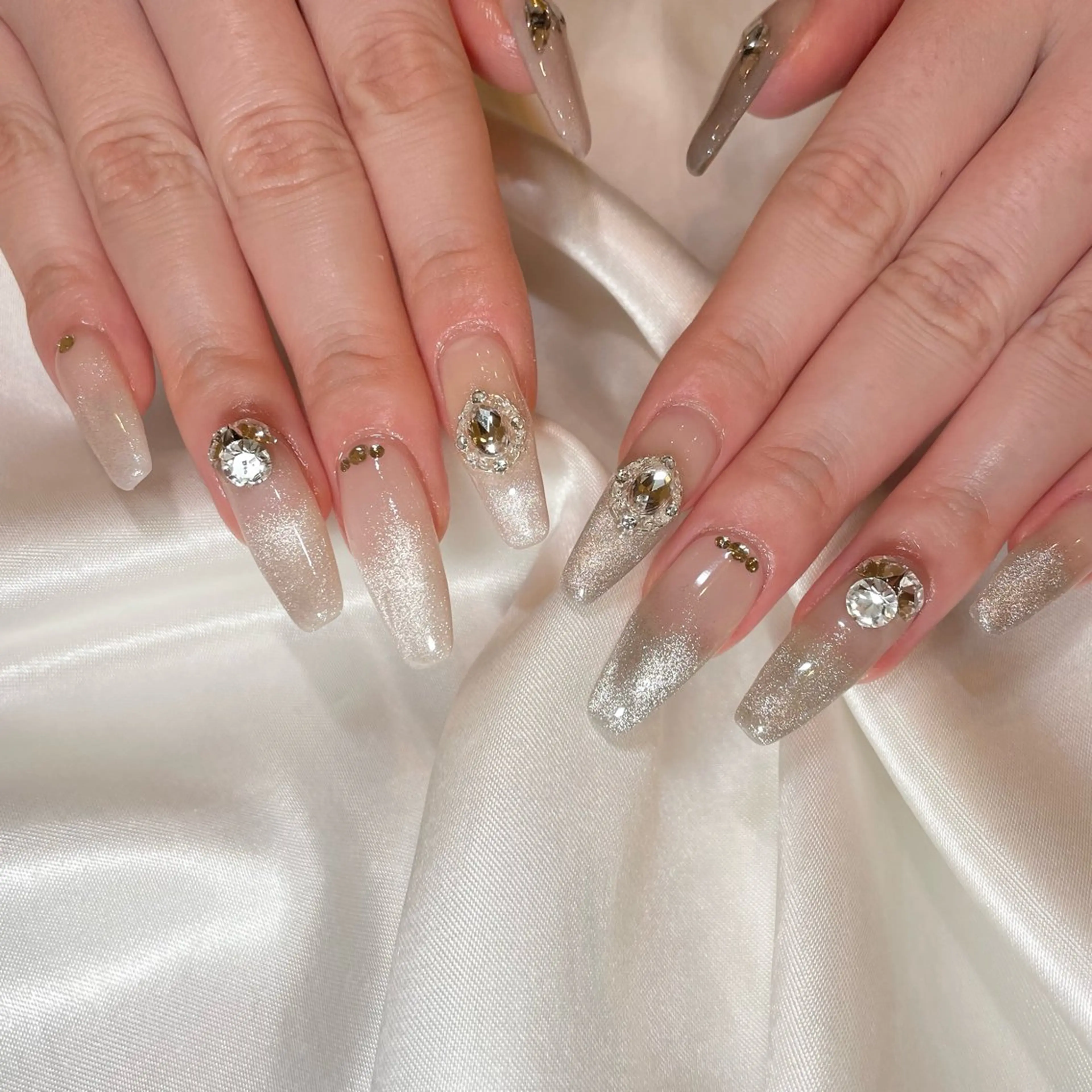 ネイル マグネットネイル ホワイト ハンドネイル ui nailのネイルデザイン