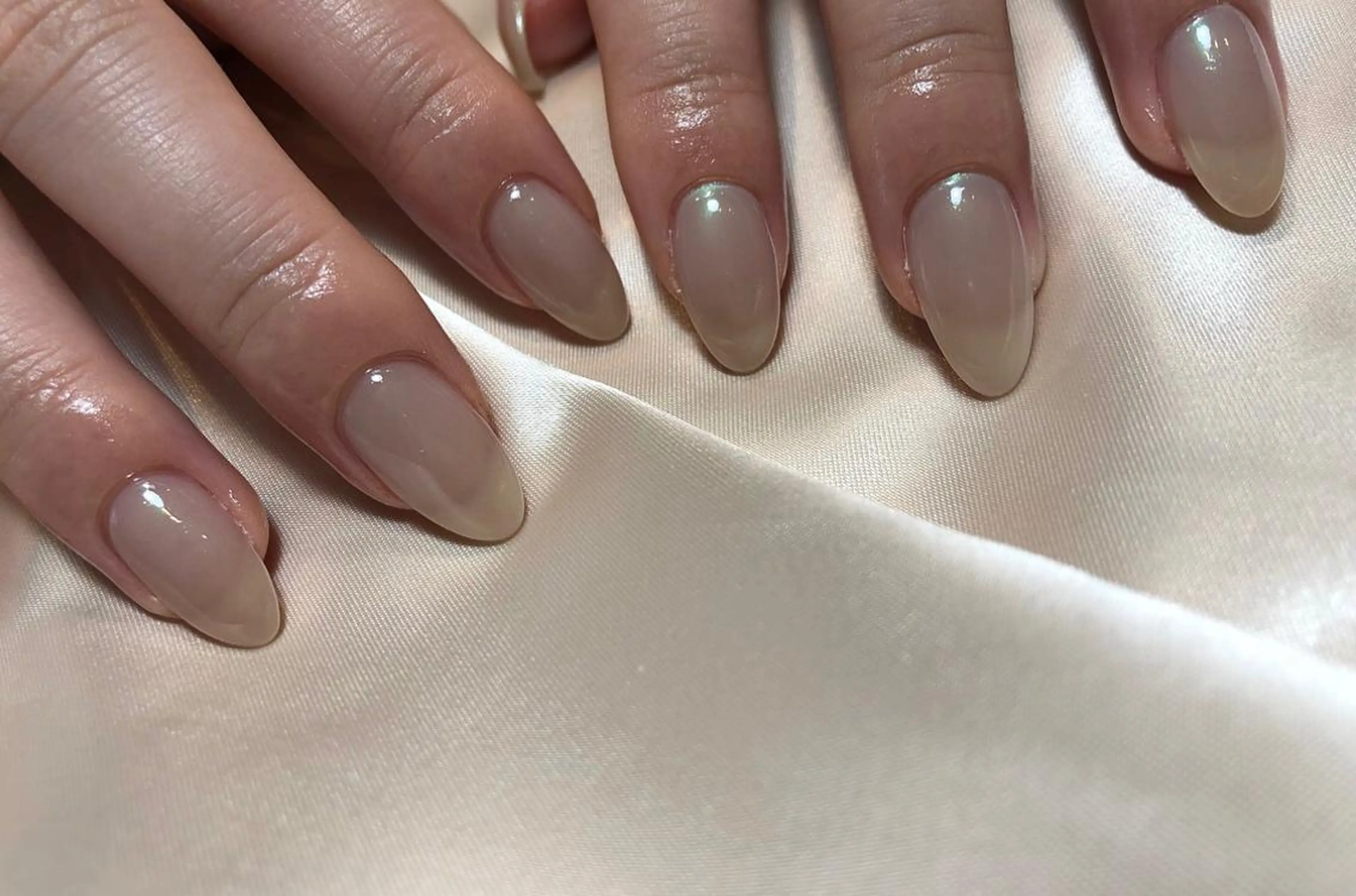 ネイル オーロラネイル ハンドネイル パラあり！フィルイン 美フォルムのネイルデザイン