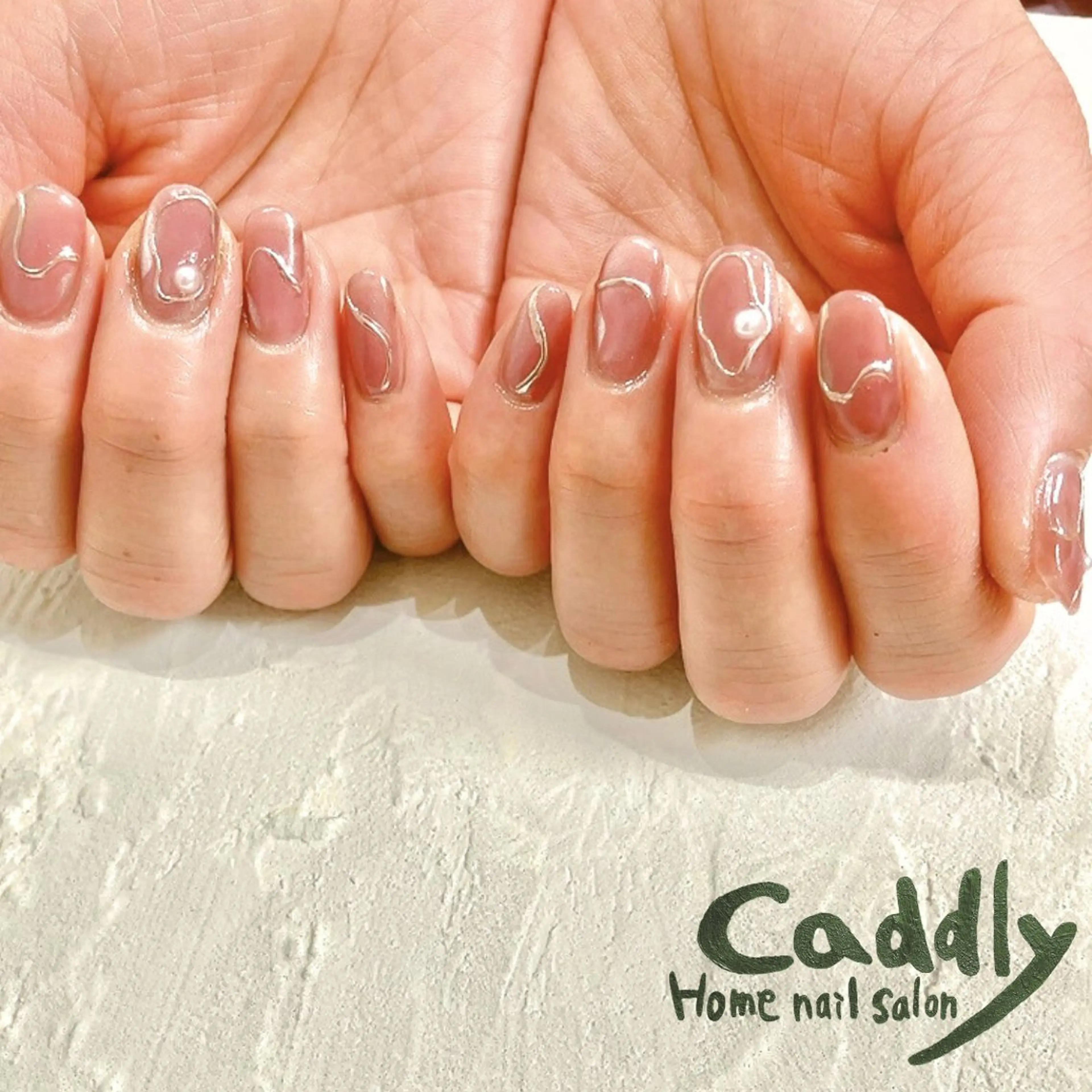 ネイル アートネイル マグネットネイル ミラーネイル ニュアンスネイル シルバー caddly naoのネイルデザイン