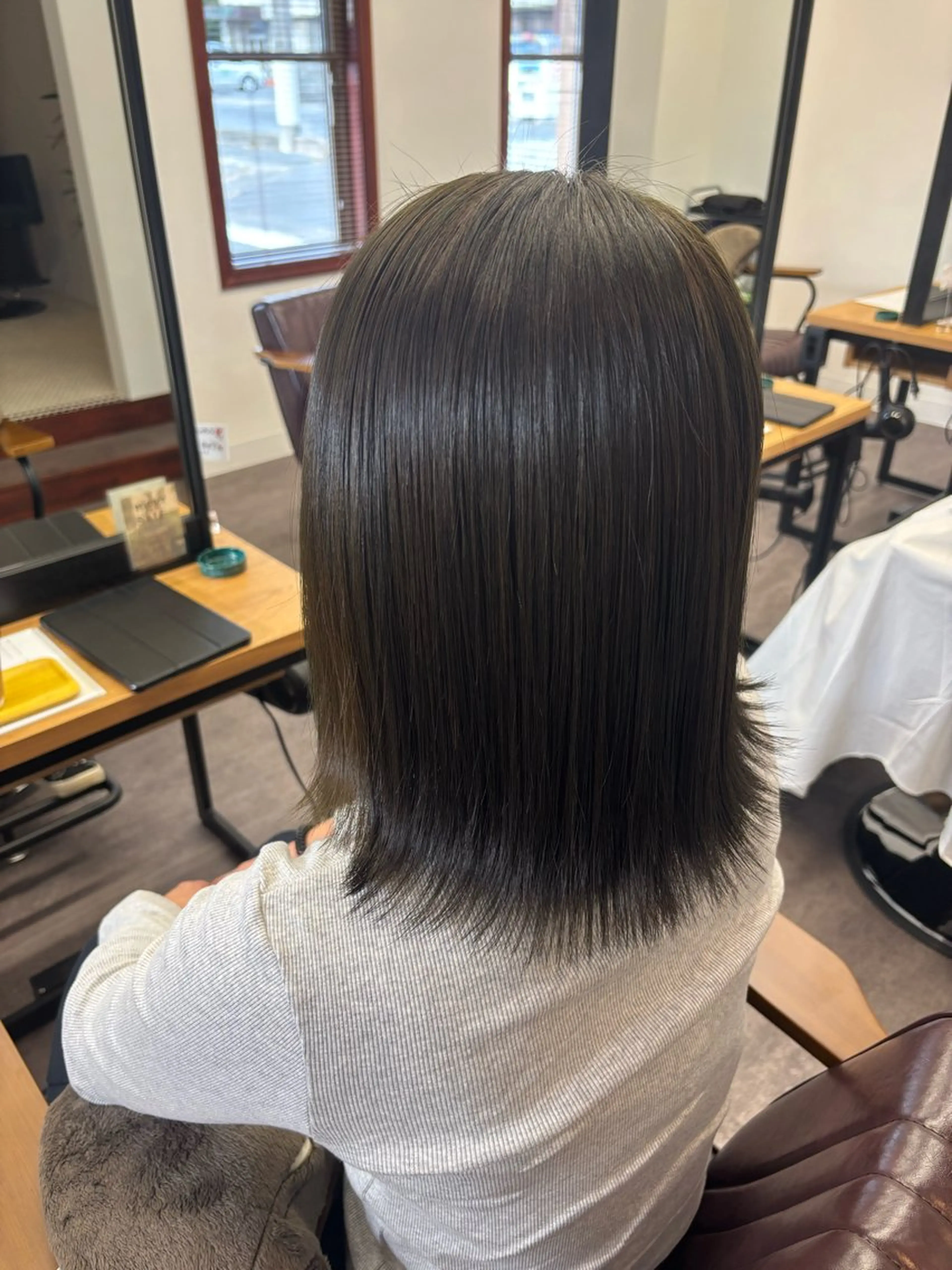 ショート 切りっぱなしボブ ボブ カット ヘアカラー 門馬 里奈のヘアスタイル