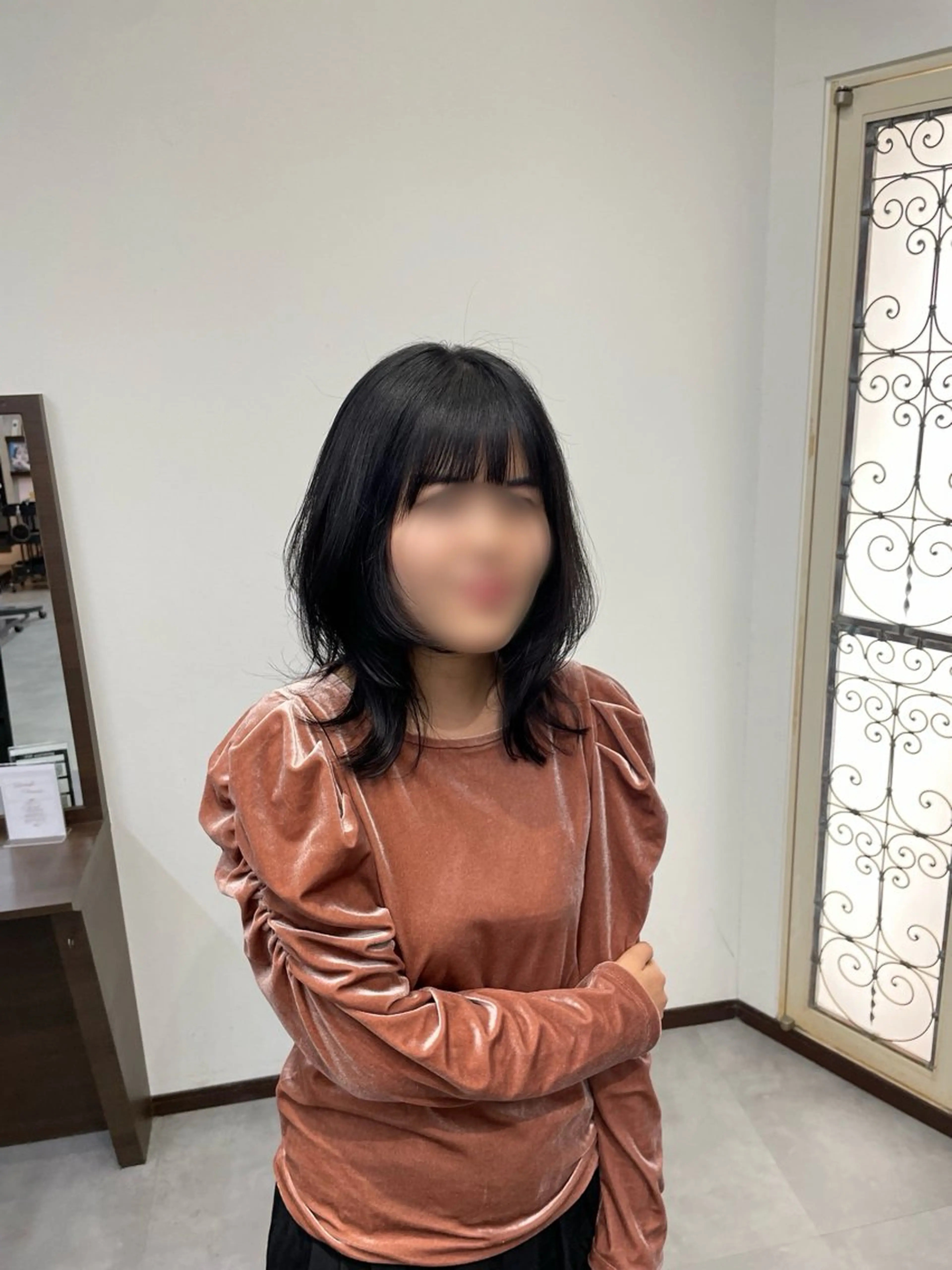 セミロング 顔周りカット レイヤーカット 堀 綾花のヘアスタイル