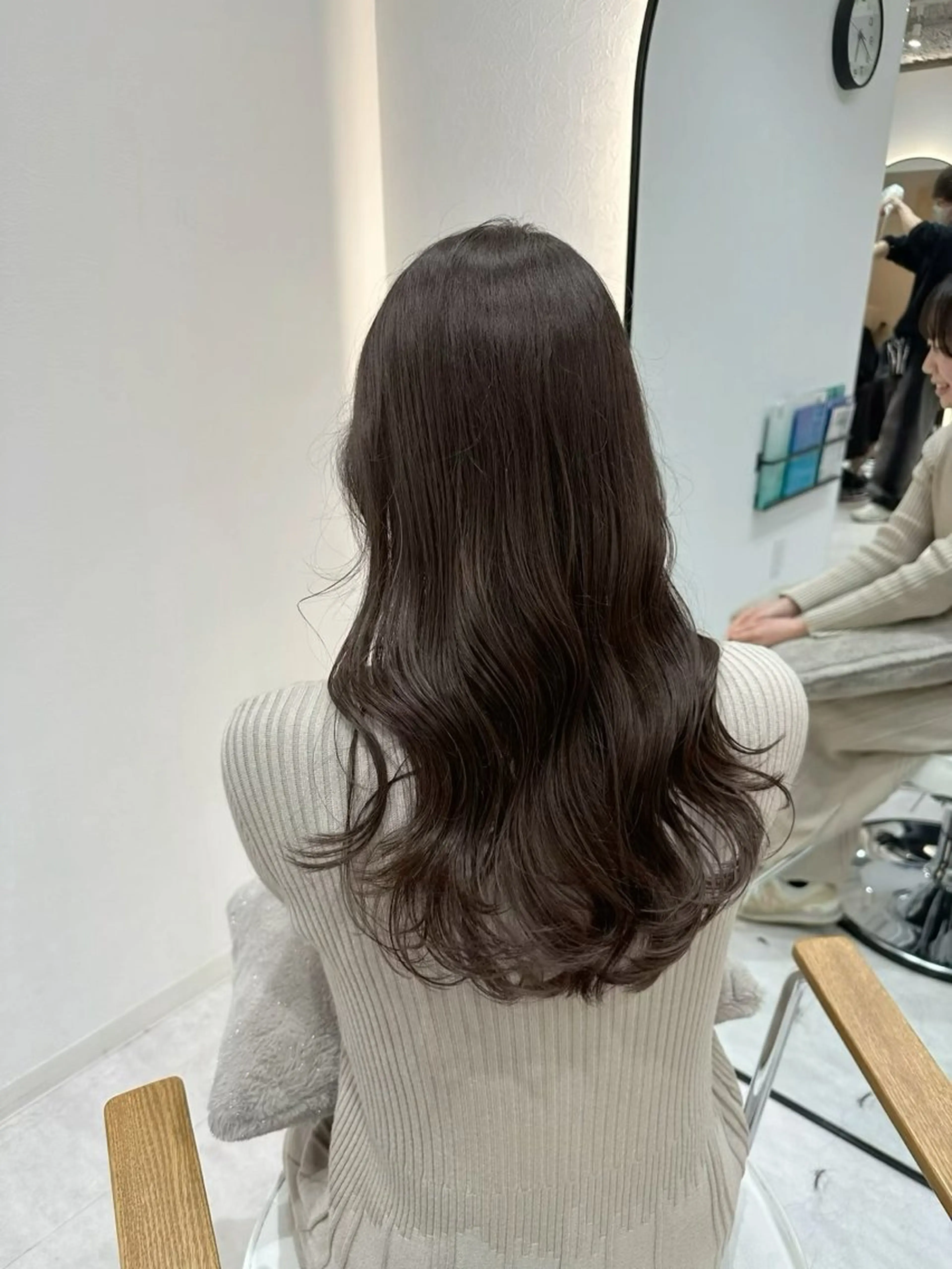 ロング カラー アッシュ ベージュカラー ブラウンカラー 透明感カラー グレージュ 赤み消し/オリーブ カーキ/福田れんのヘアスタイル