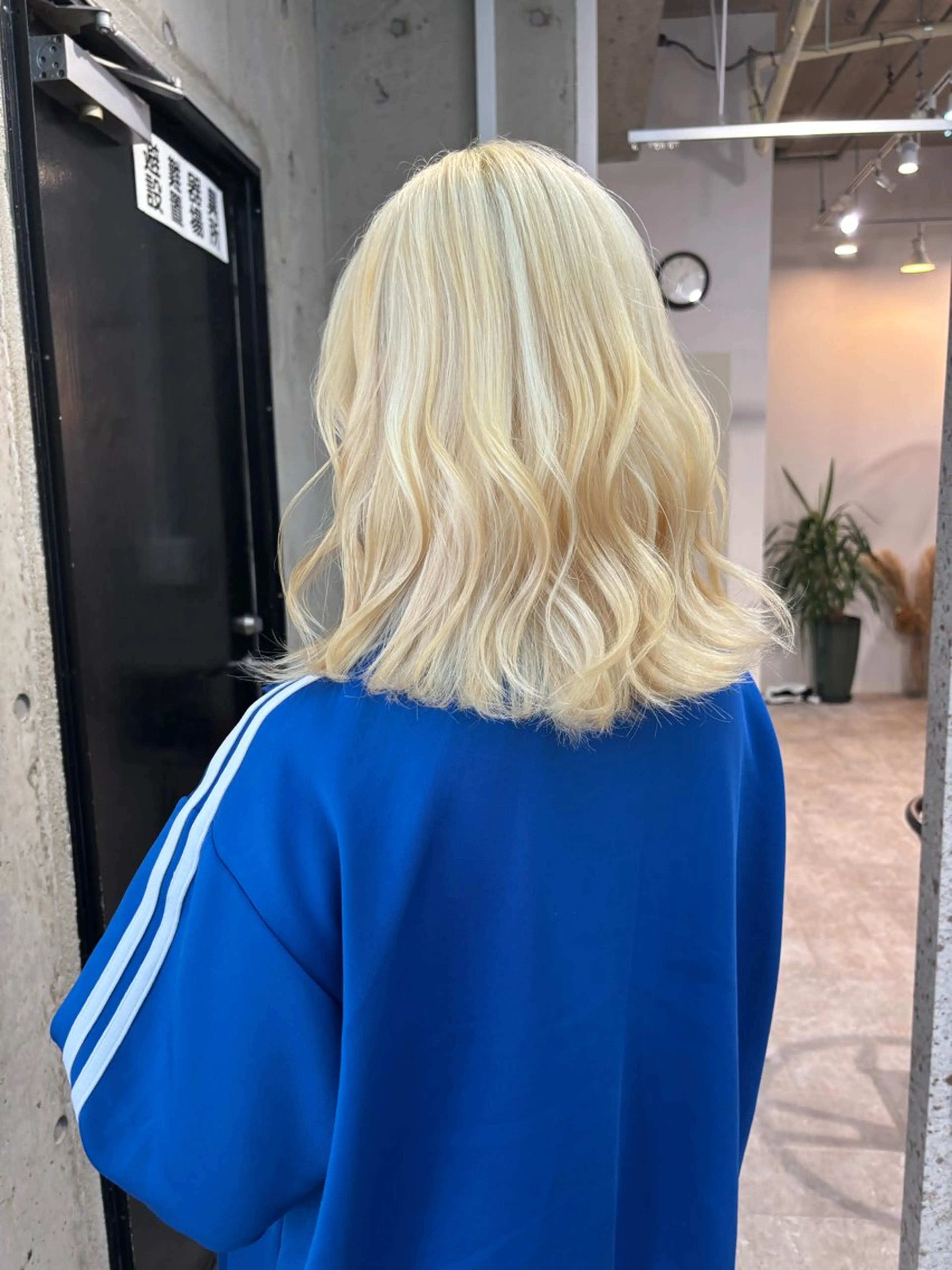 セミロング カラー ブロンド ヘアカラー lani hair salon所属・SHOTO ハイトー ン/ブロンドカラーのヘアスタイル