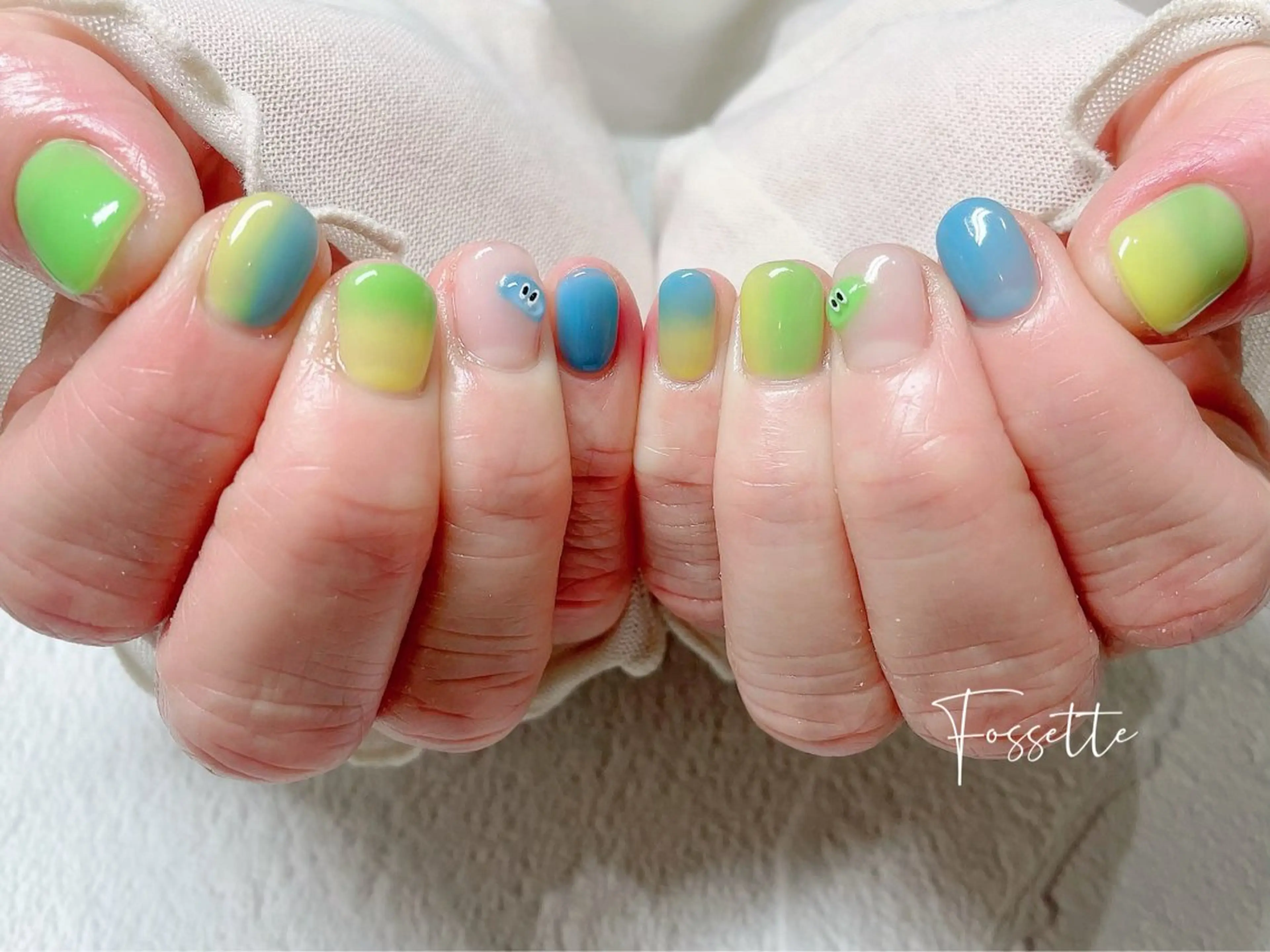 ネイル クリアネイル グラデーション ぷっくりネイル ショートネイル nailsalon Fossetteのネイルデザイン