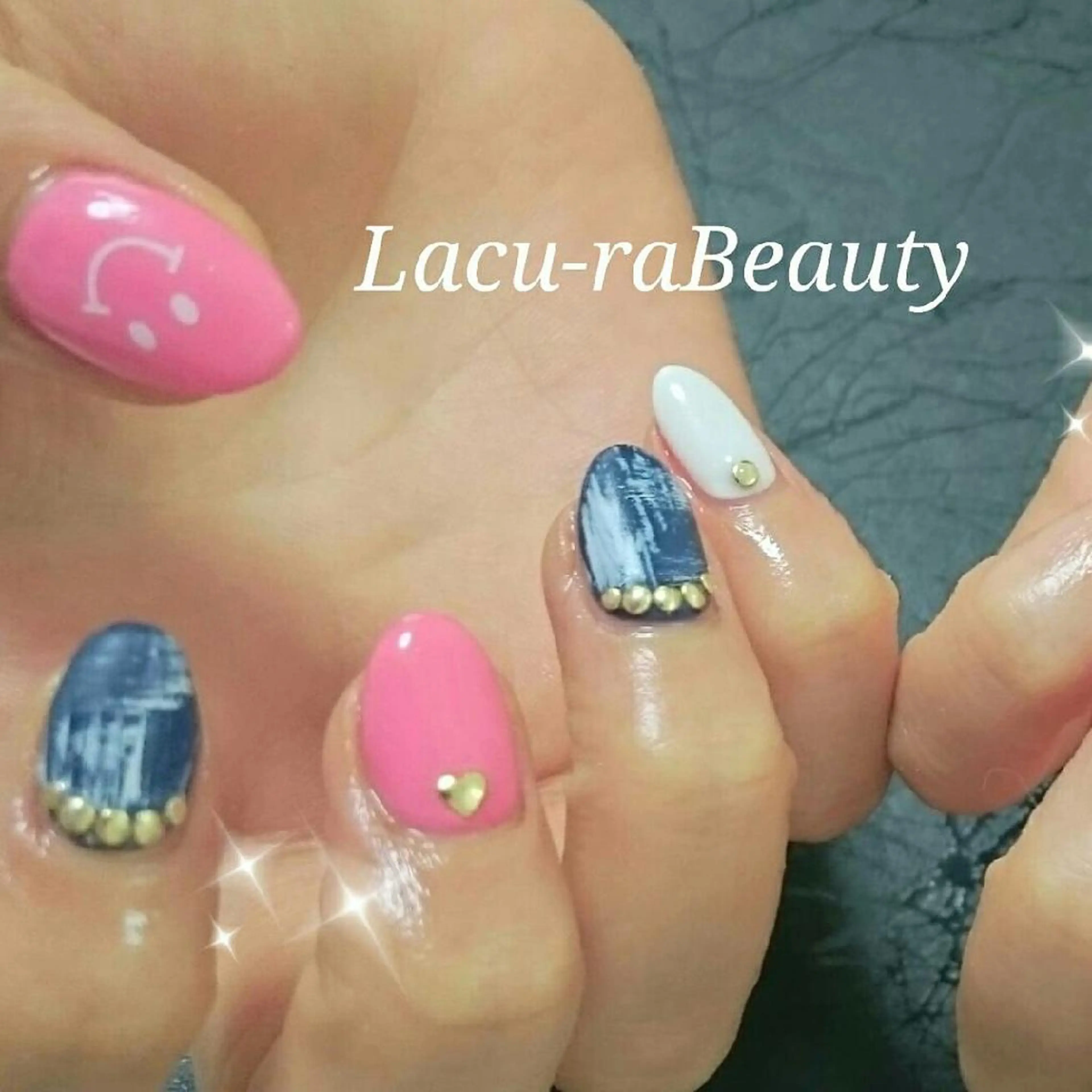 ネイル 小顔と腸の専門店 ラクーラビューティのエステ・リラクイメージ