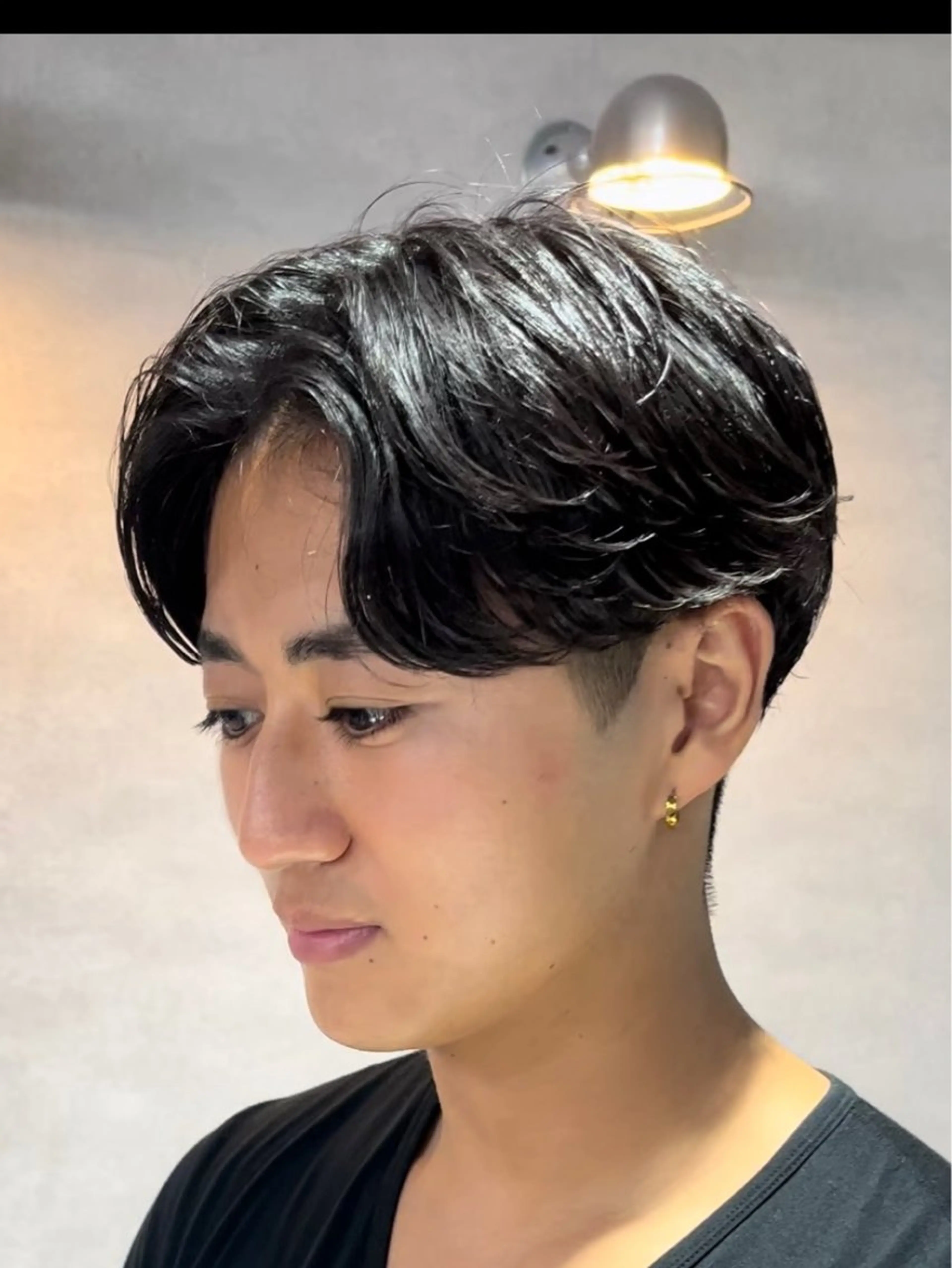 ショート カラー パーマ メンズ センターパート マッシュ メンズパーマ ツーブロック 刈り上げ センターパート マスターかずまのヘアスタイル