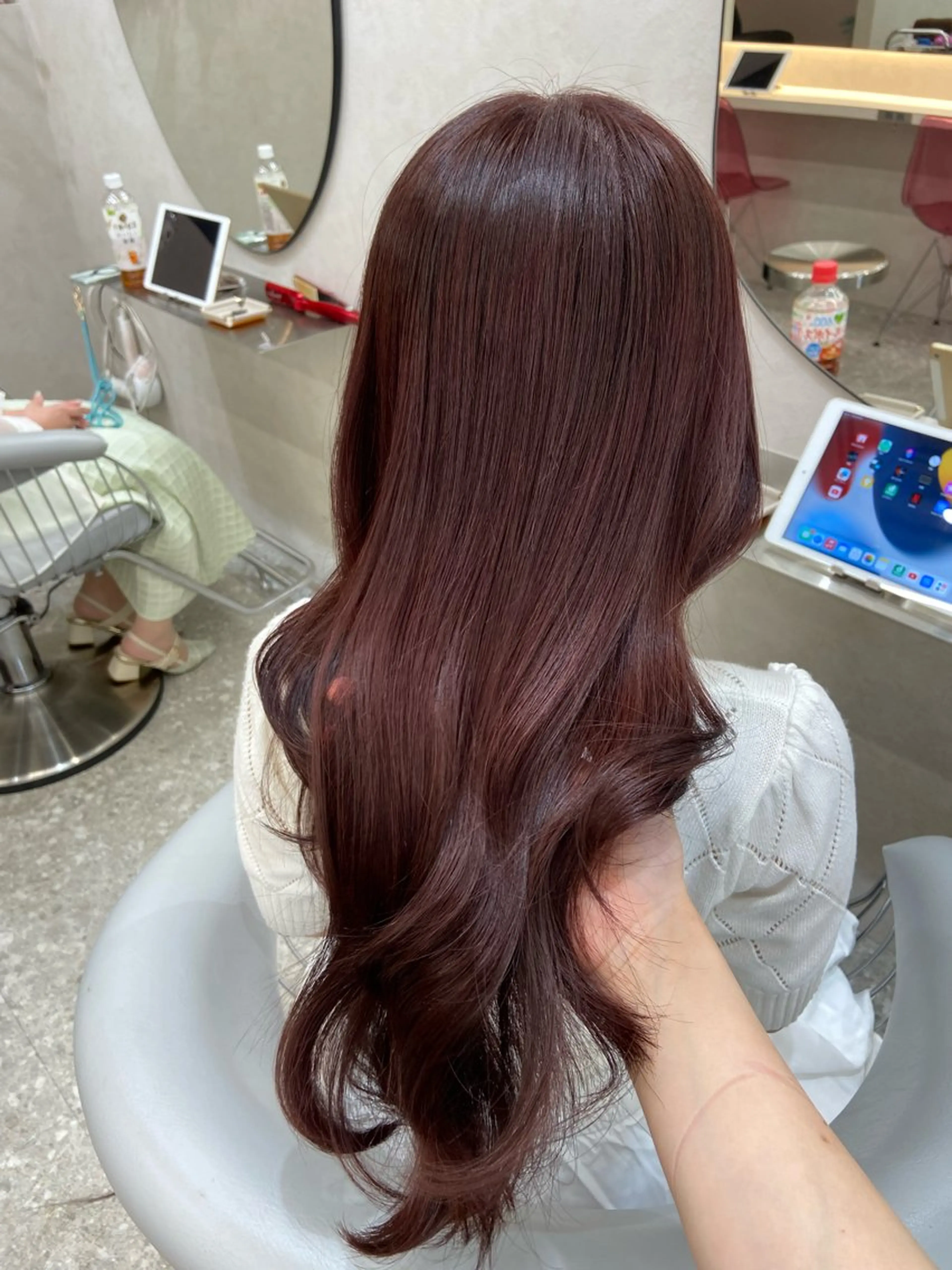 ロング カラー ベージュカラー ブリーチ ブラウンカラー ケアブリーチ チョコレートブラウン 新宿/韓国ヘア 中明度カラー/かやのヘアスタイル