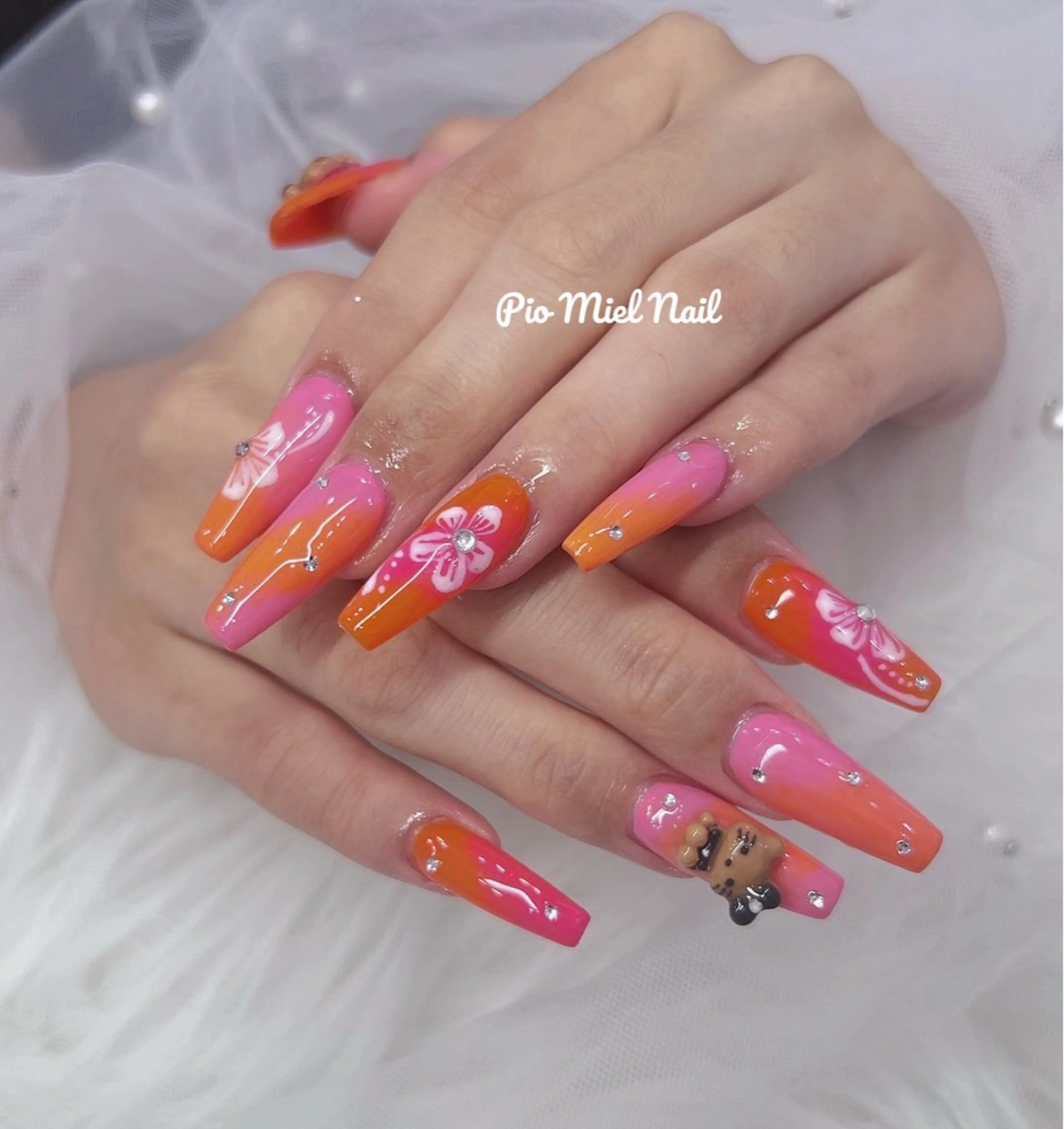 セミロング 韓国風ヘア Pio Mielのネイルデザイン