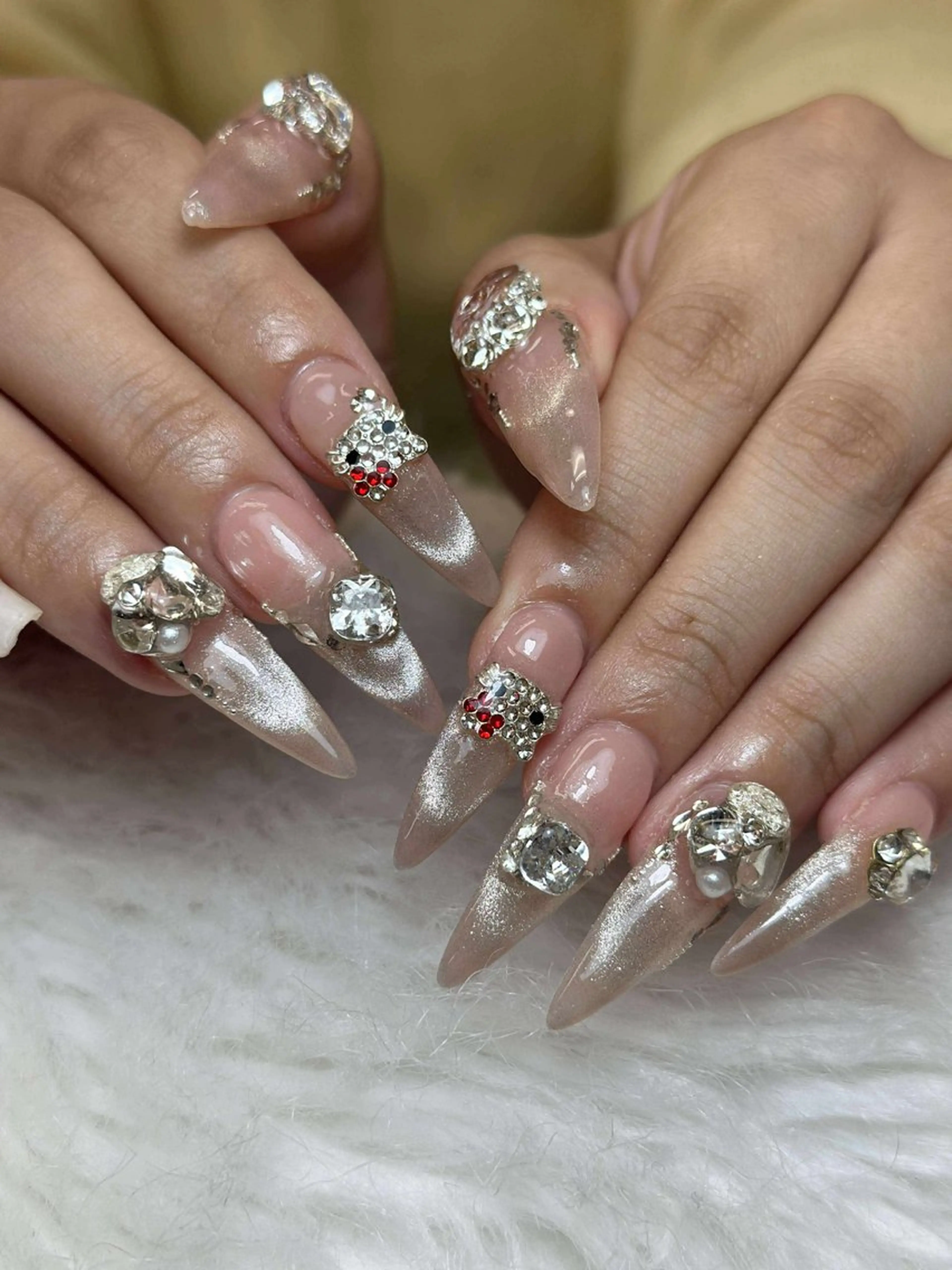 ネイル チークネイル ハート ホログラムネイル ミラーネイル ニュアンスネイル ハンドネイル Nie Nail Shinokuboのネイルデザイン
