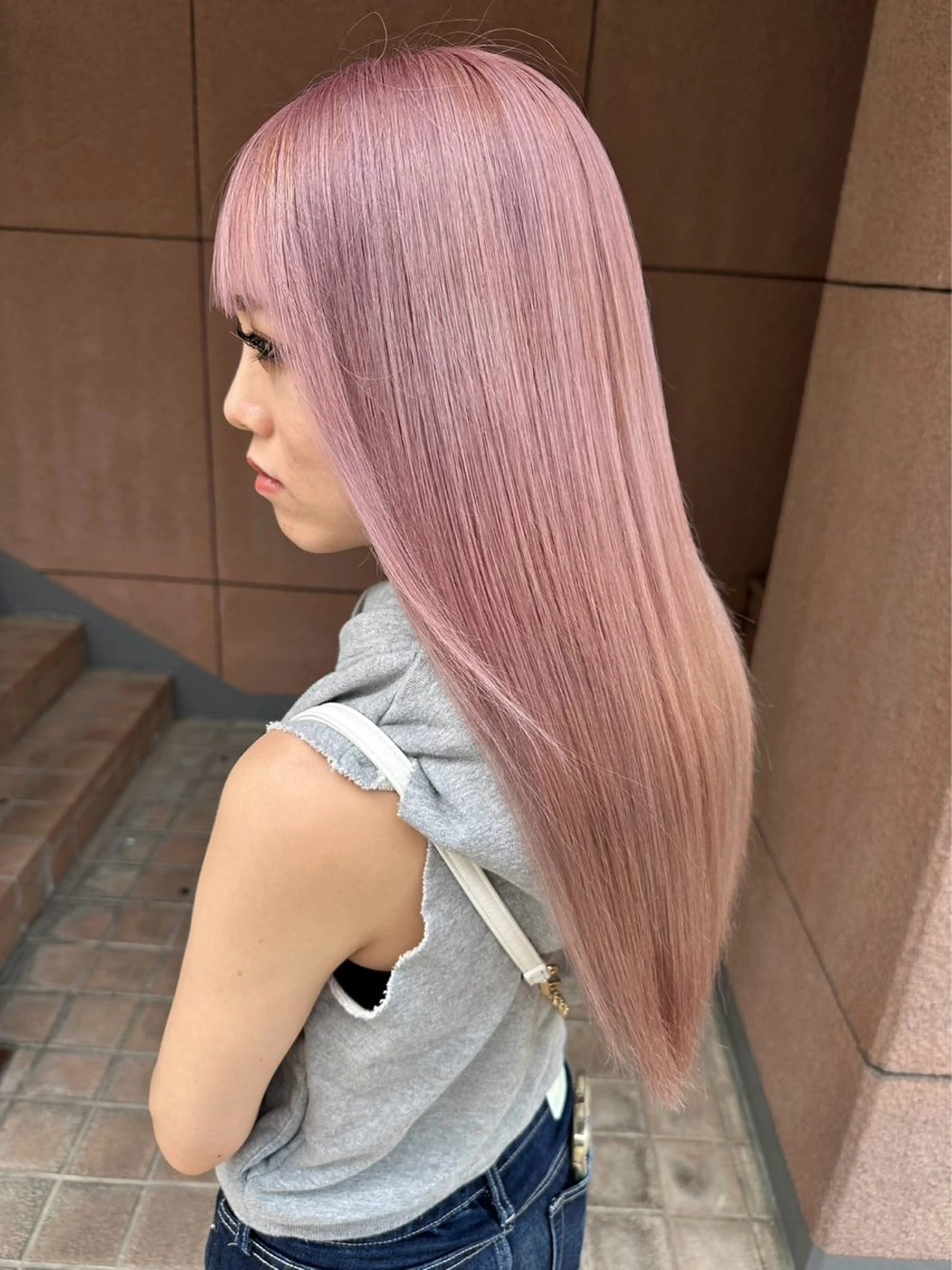 カラー ブリーチ ピンクカラー 辻優太/韓国ヘア/メ ンズ/ダウンパーマのヘアスタイル