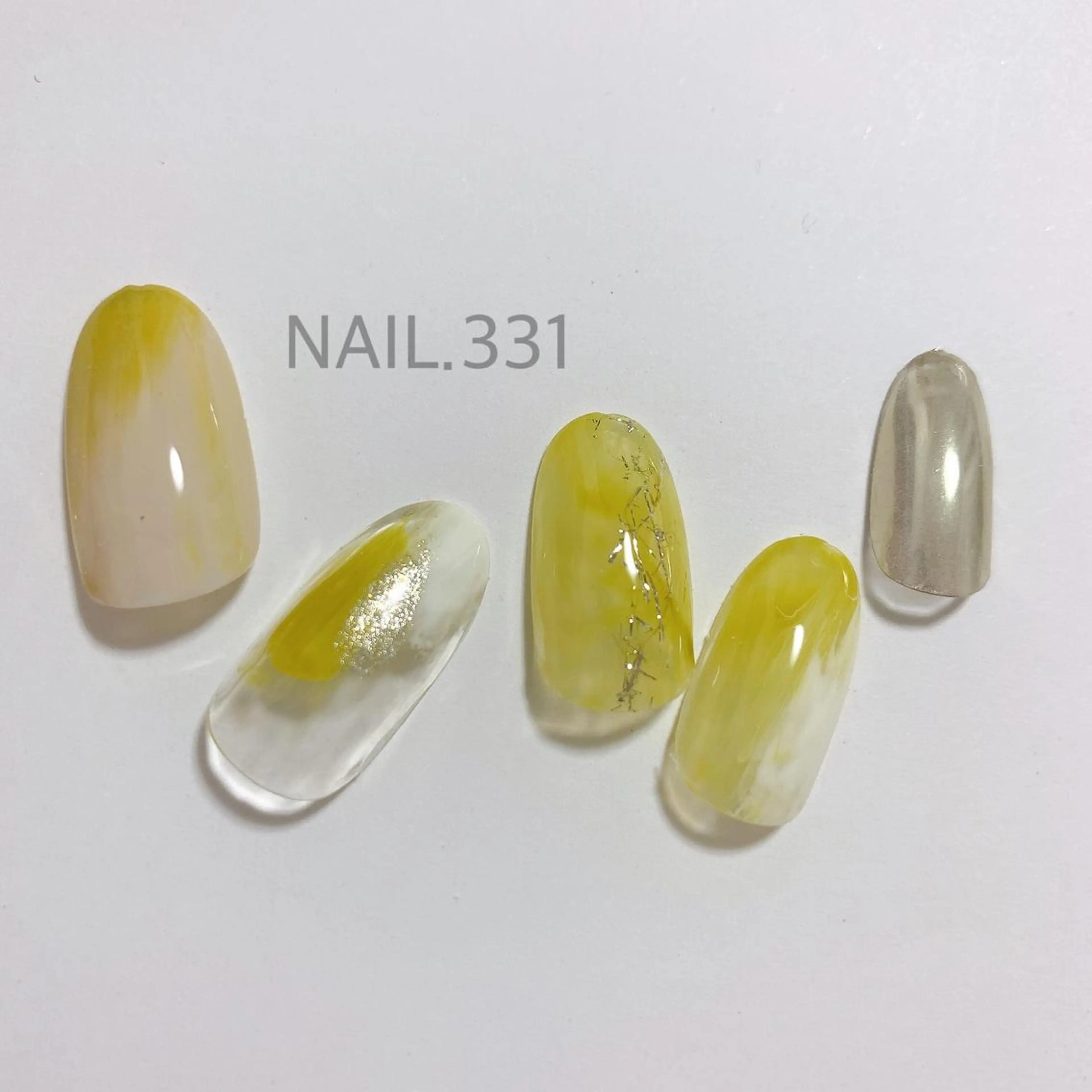 ネイル キラキラネイル ニュアンスネイル ショートネイル ストーンネイル Nail 331のネイルデザイン