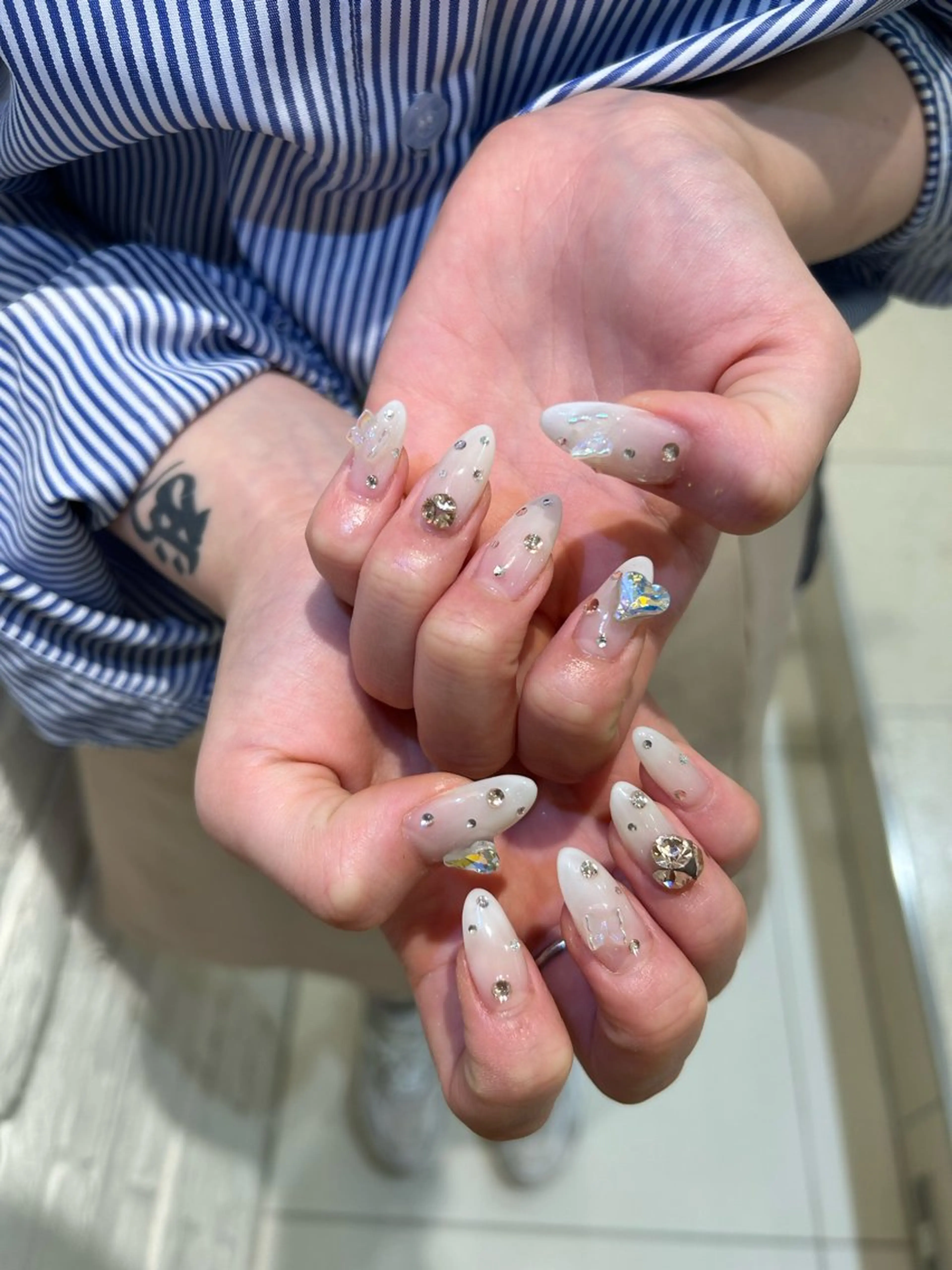 ネイル ハート ストーンネイル ハンドネイル 野島 千夏のネイルデザイン