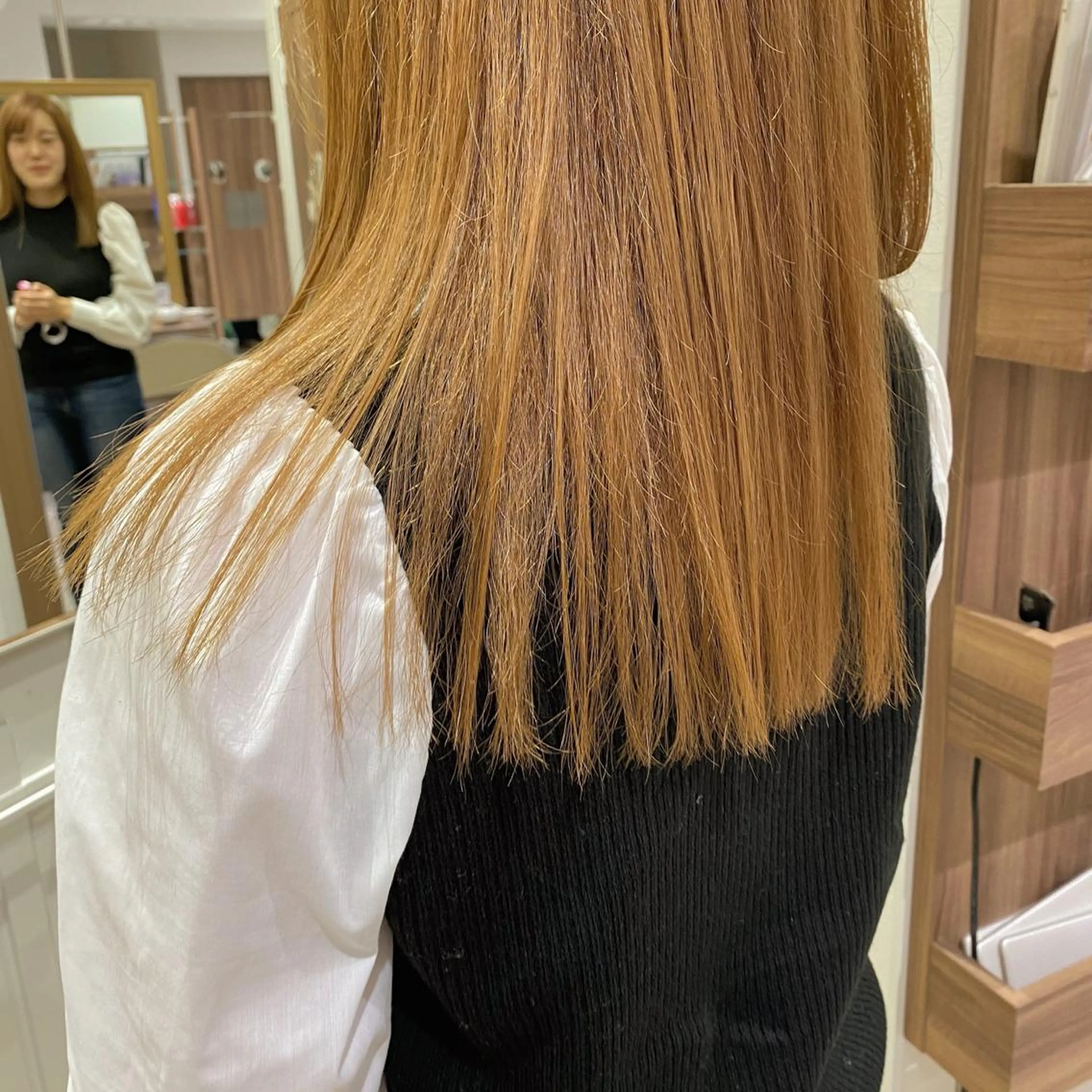 ロング カラー ベージュカラー ✨️デザインカラー AIRI✨のヘアスタイル