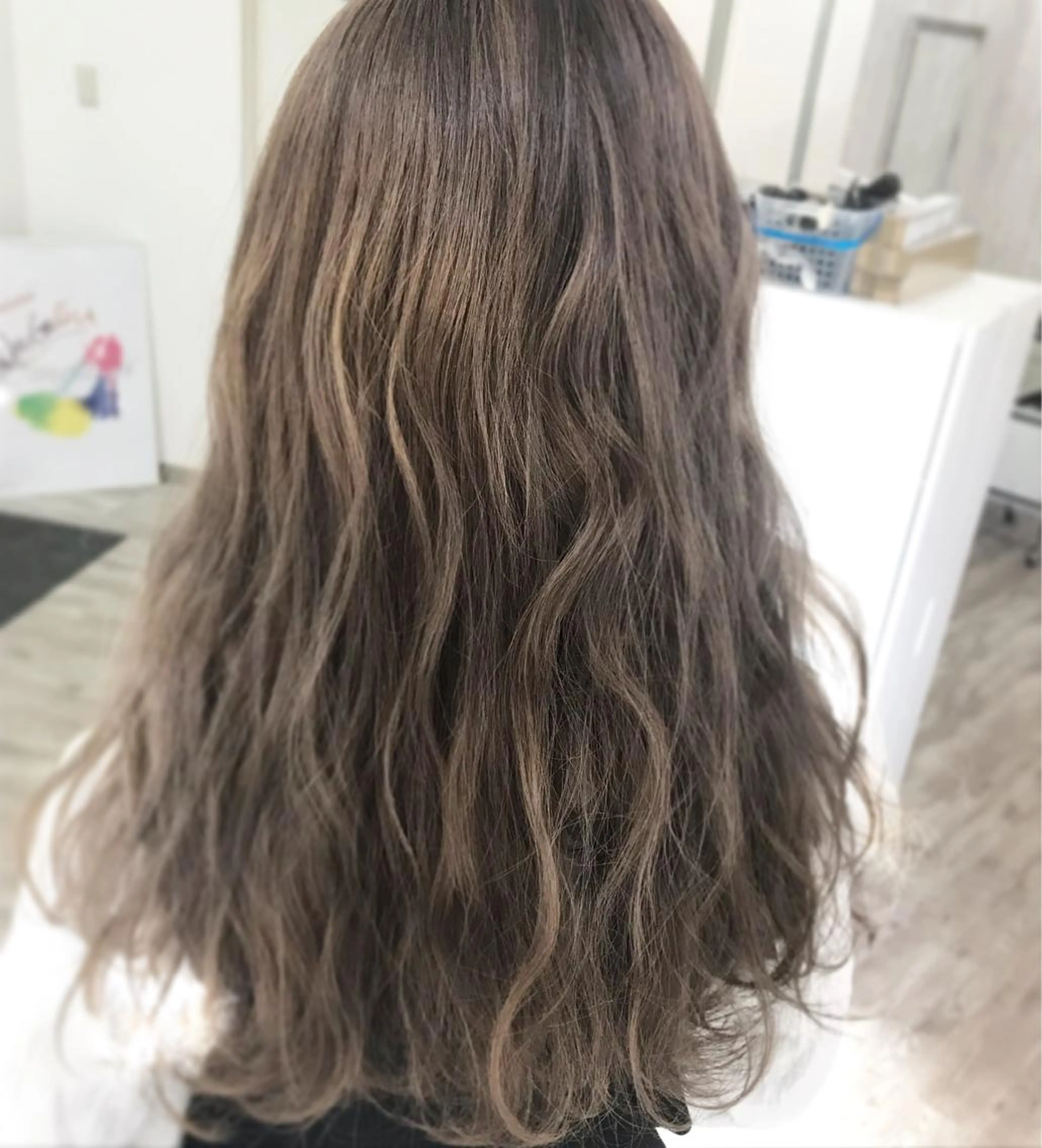 ロング カラー グレージュ kazufumi ..のヘアスタイル