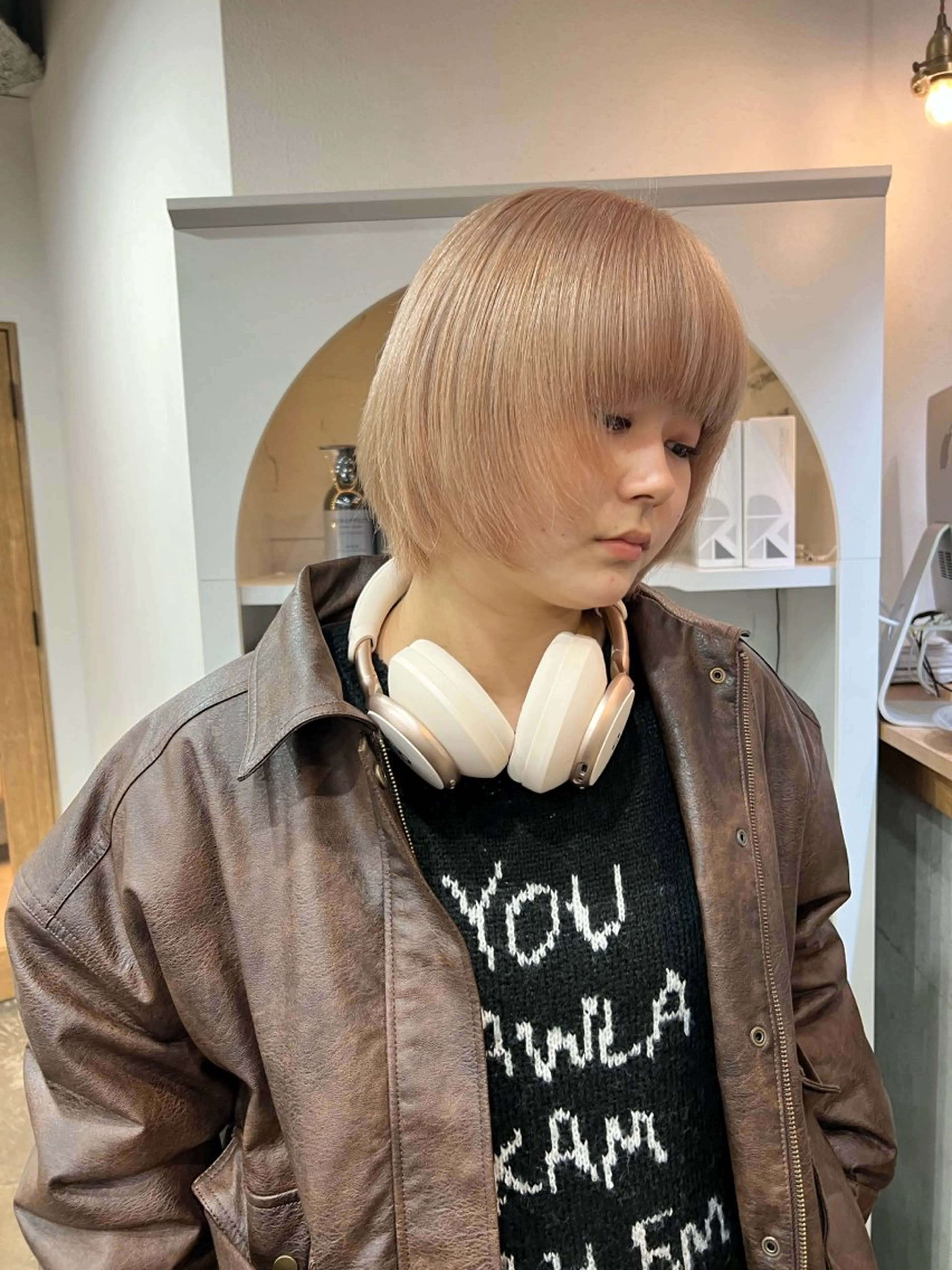 ミディアム カラー 顔まわりレイヤー 顔周りカット レイヤーカット いざわりお /梅田/ブリーチのヘアスタイル