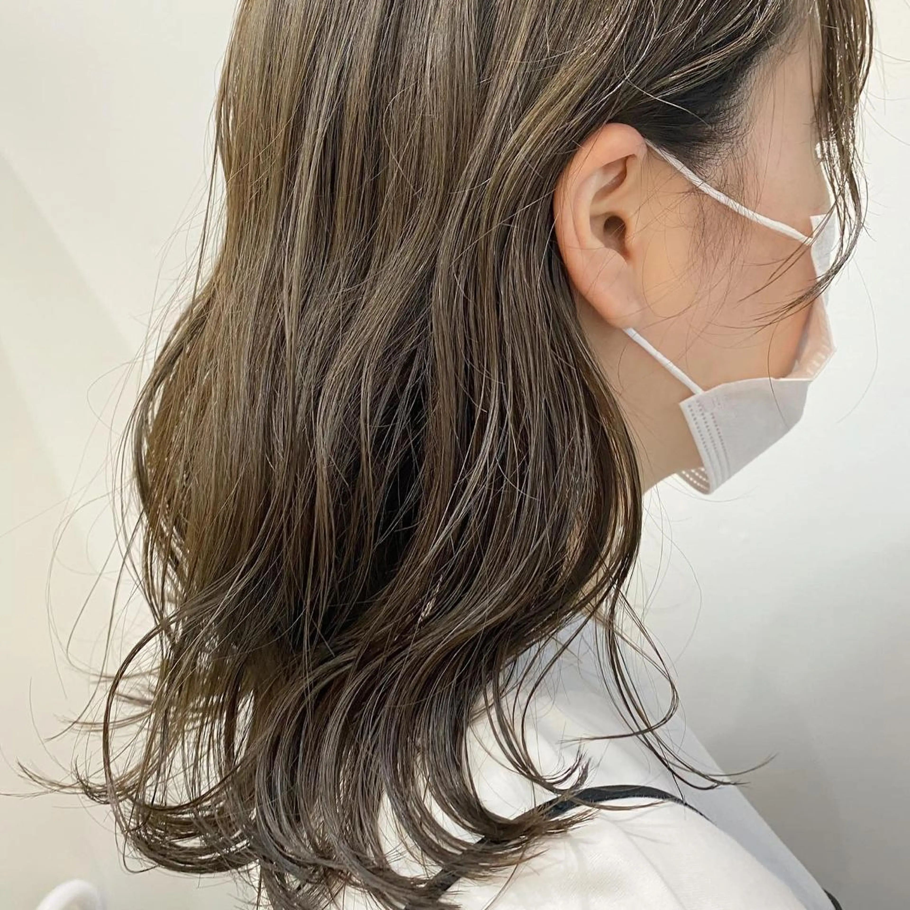 セミロング カラー ヒラノホナミ 🫧髪質改善🫧のヘアスタイル