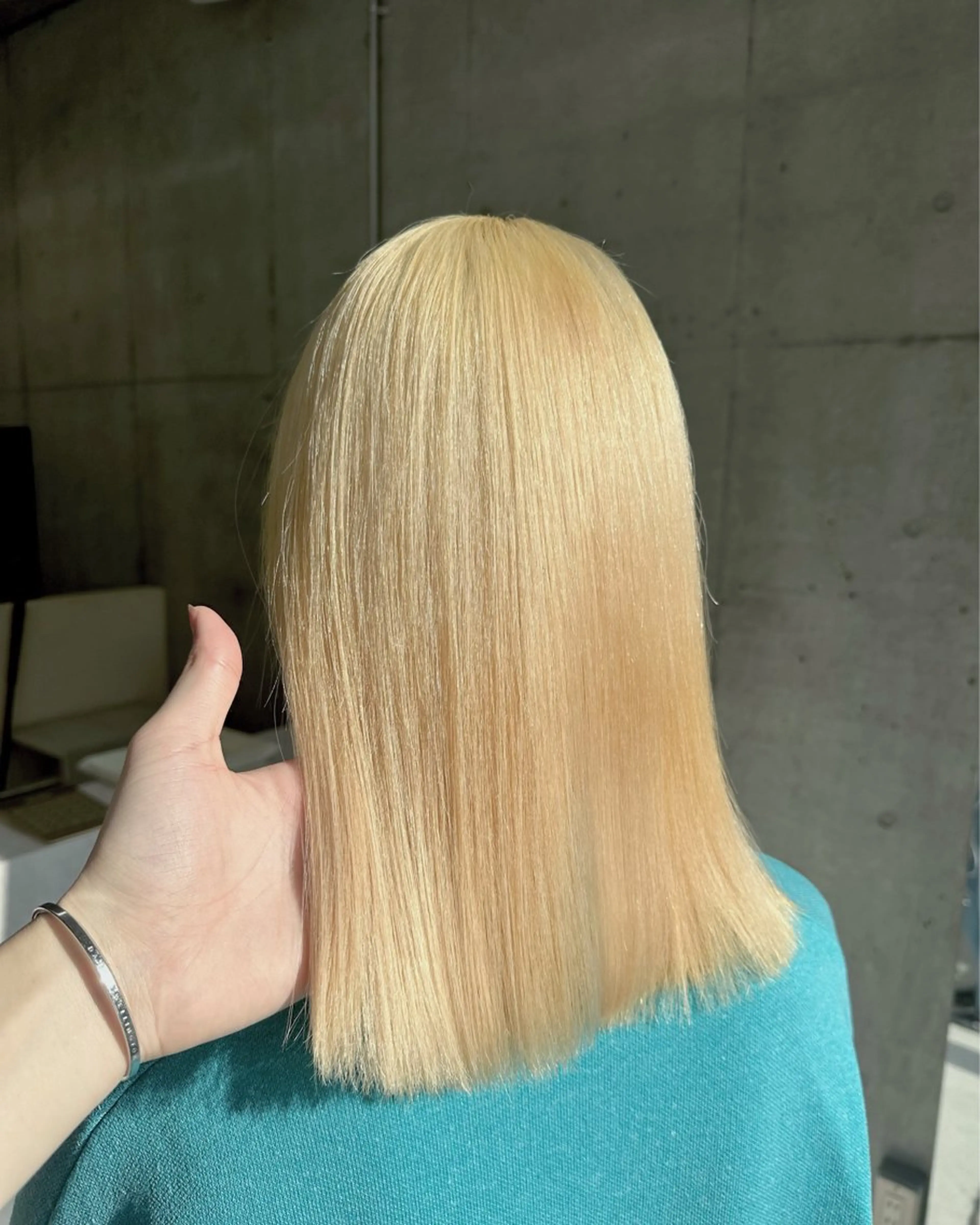 ミディアム カラー 抜きっぱなしブロンド ヘアカラー トリートメント ブリーチカラー/ 純心のヘアスタイル