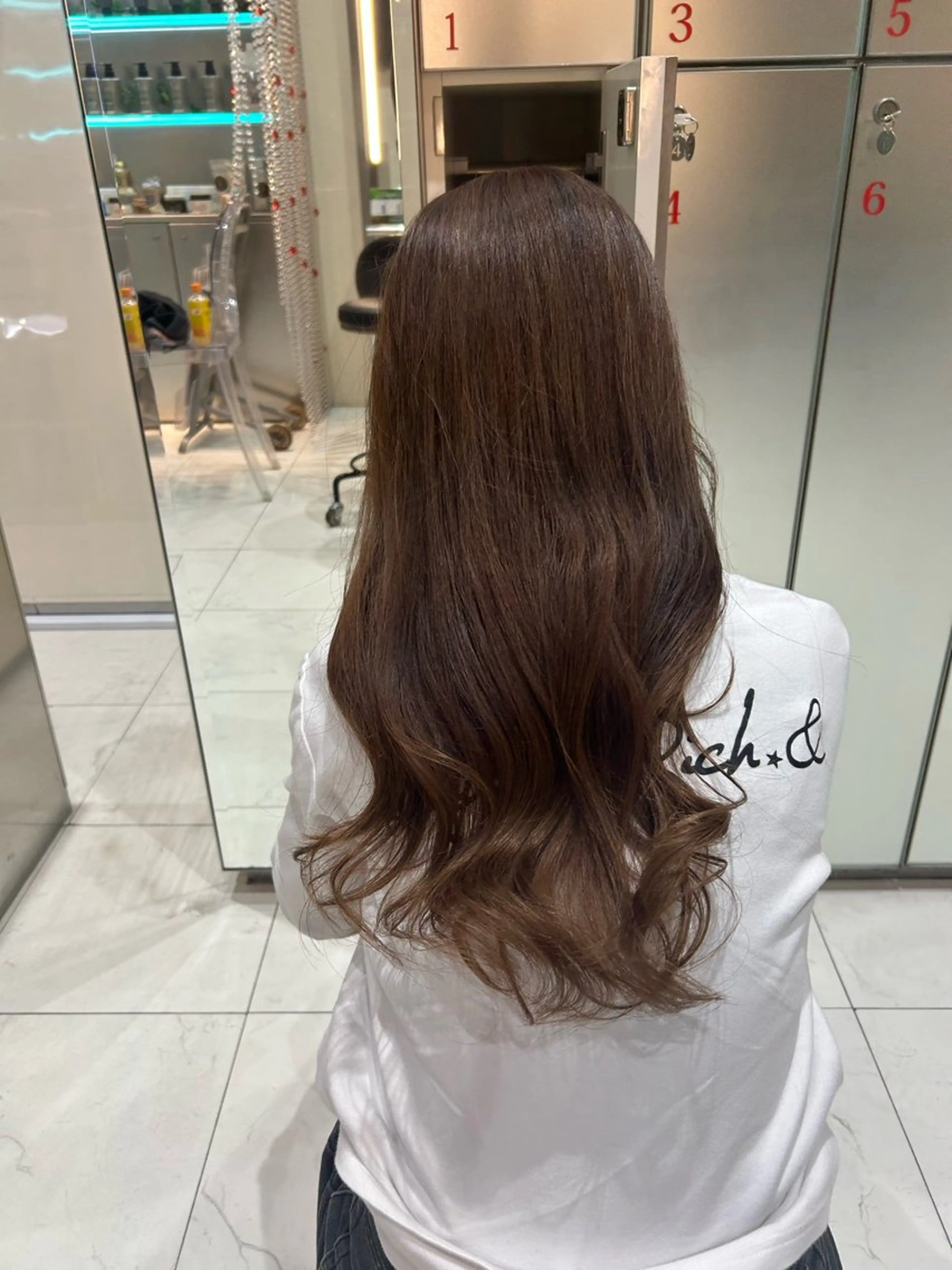 ロング カラー 山﨑 ちなつのヘアスタイル
