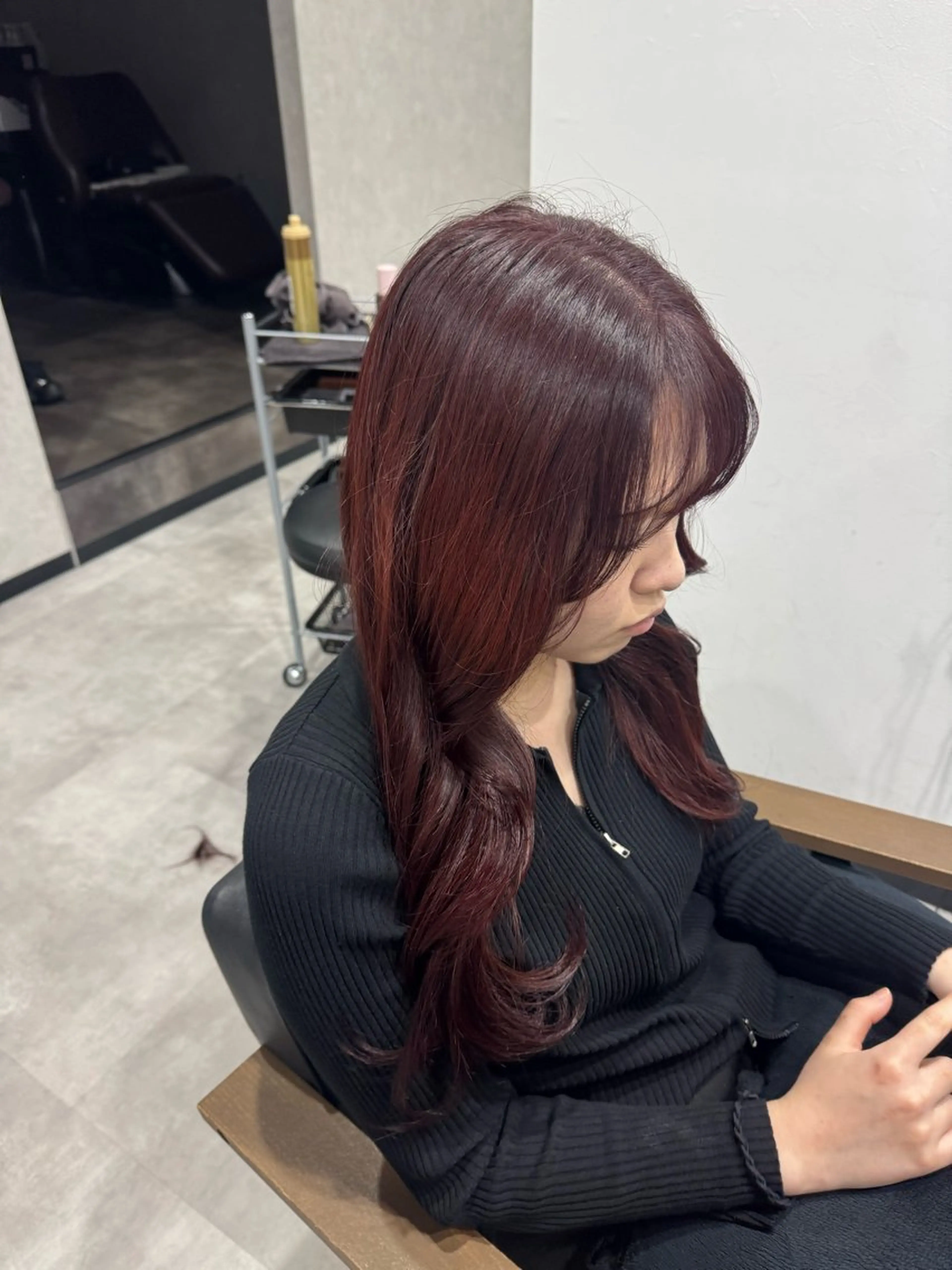 カラー レッドカラー 鈴木 瑠花のヘアスタイル